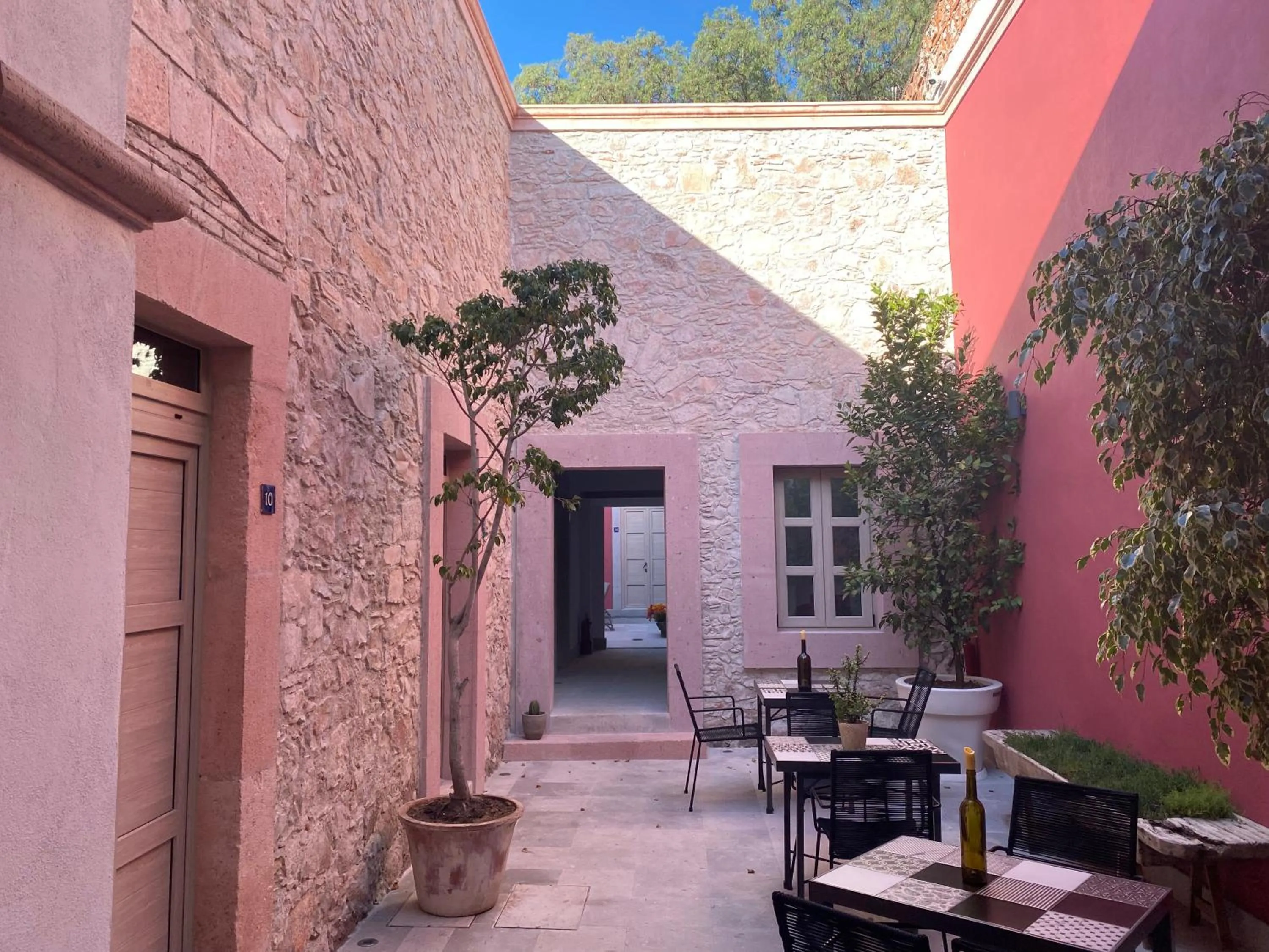 Property building in Hotel Casa Once