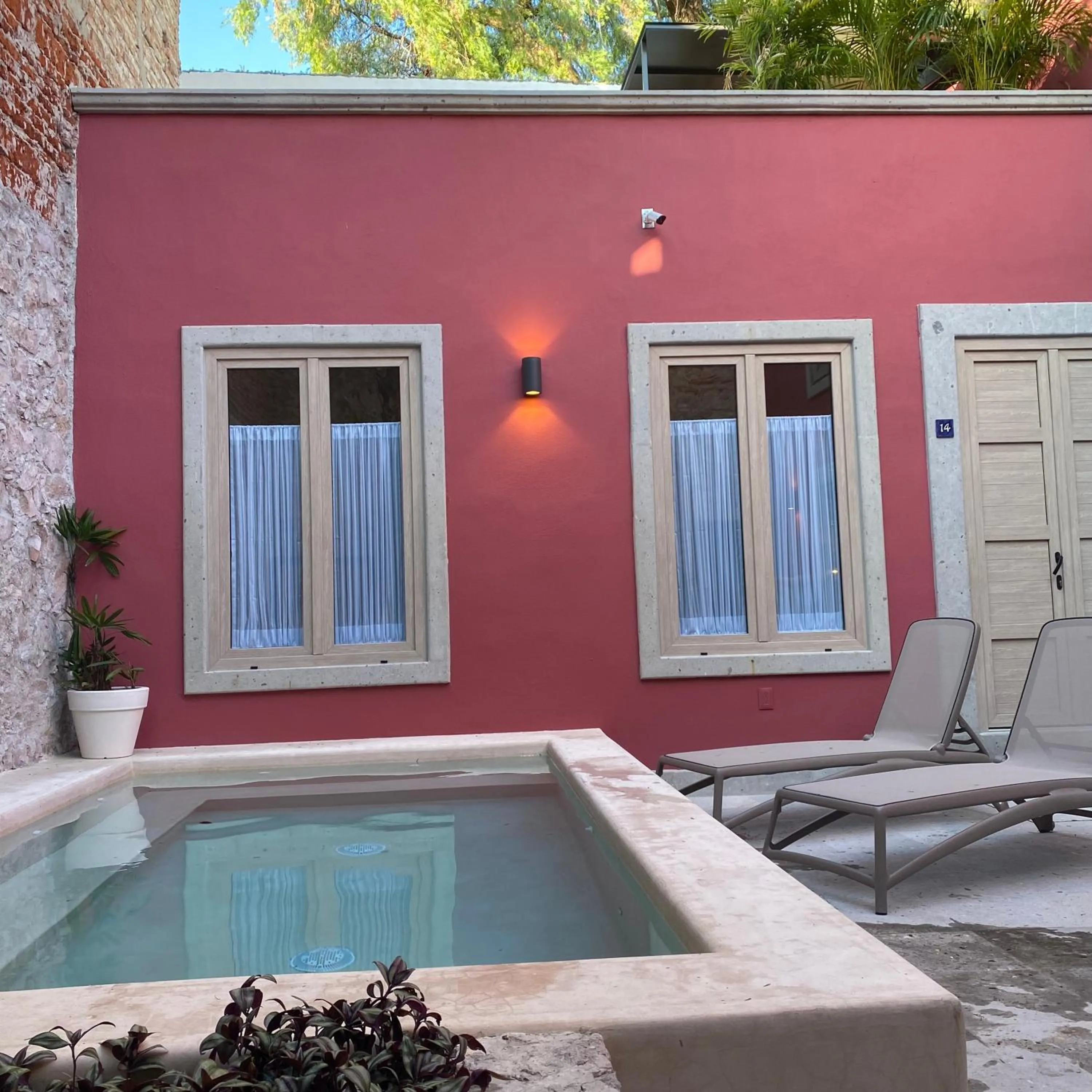 Property building in Hotel Casa Once