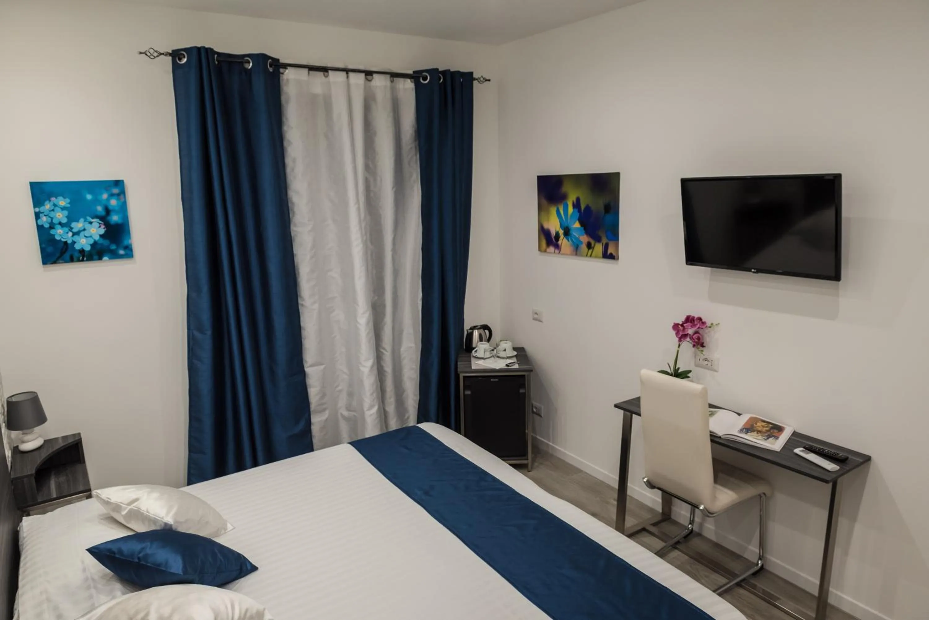 Photo of the whole room in B&B Elegance