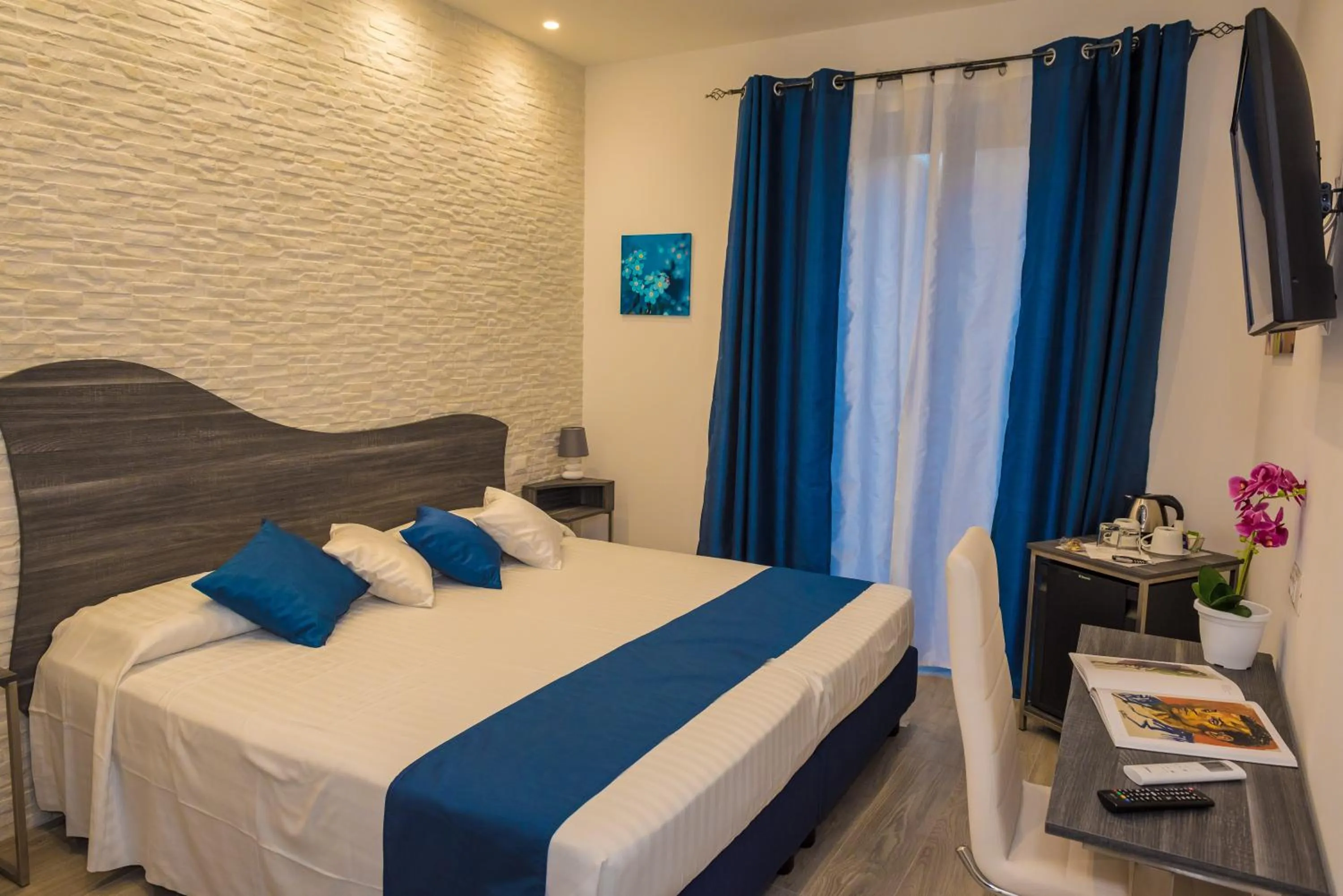 Photo of the whole room in B&B Elegance