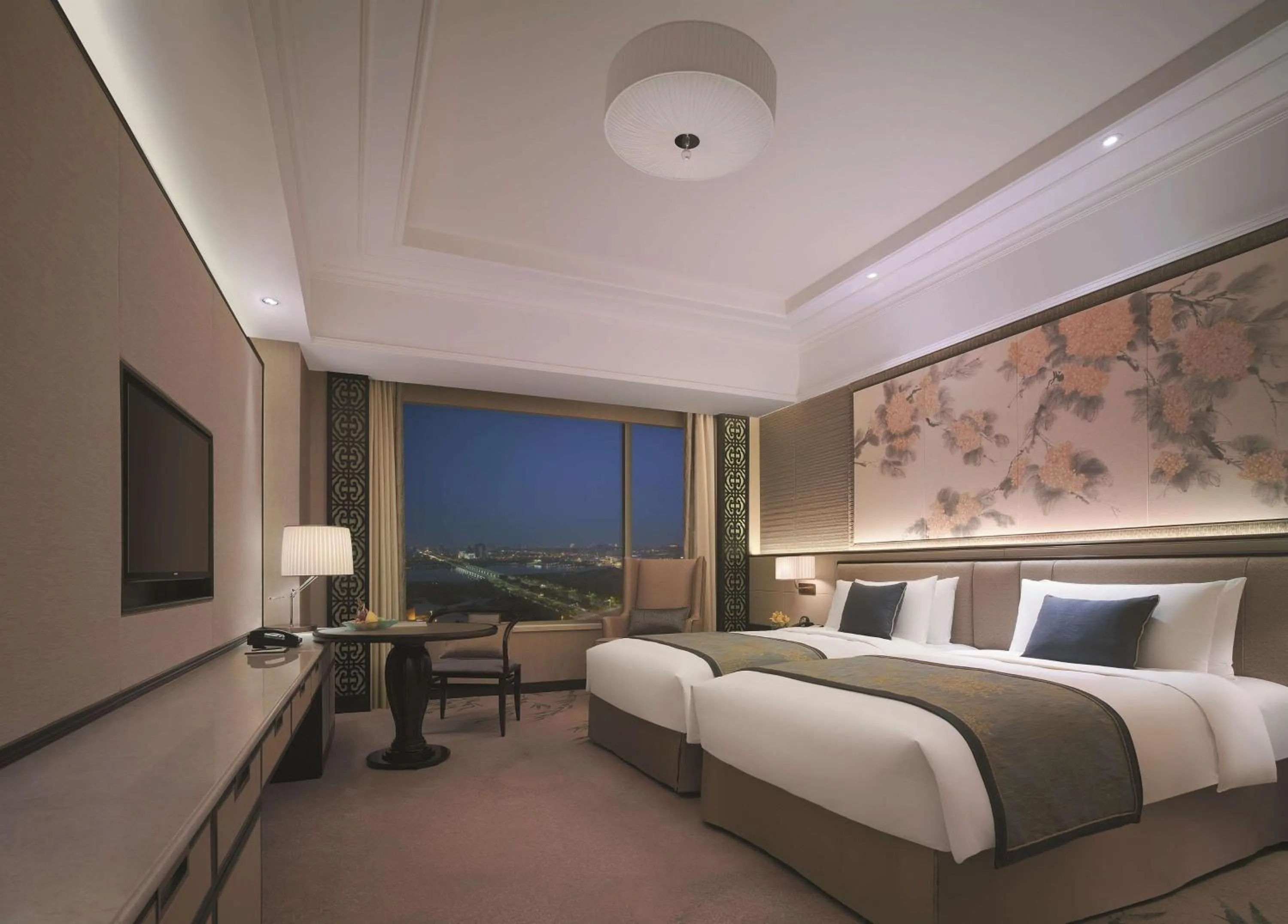 Photo of the whole room, Bed in Shangri-La Yangzhou