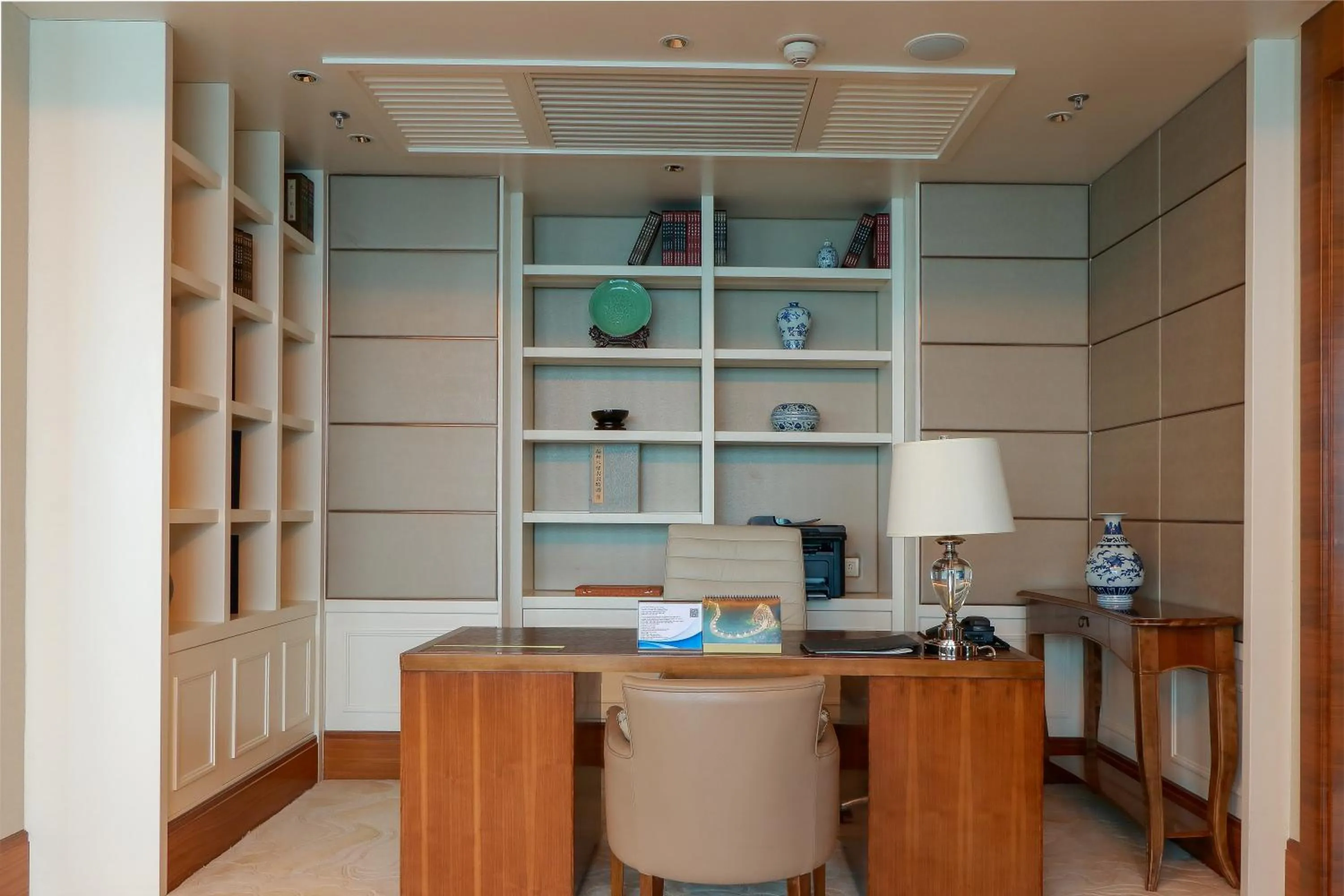 Photo of the whole room in Shangri-La Yangzhou