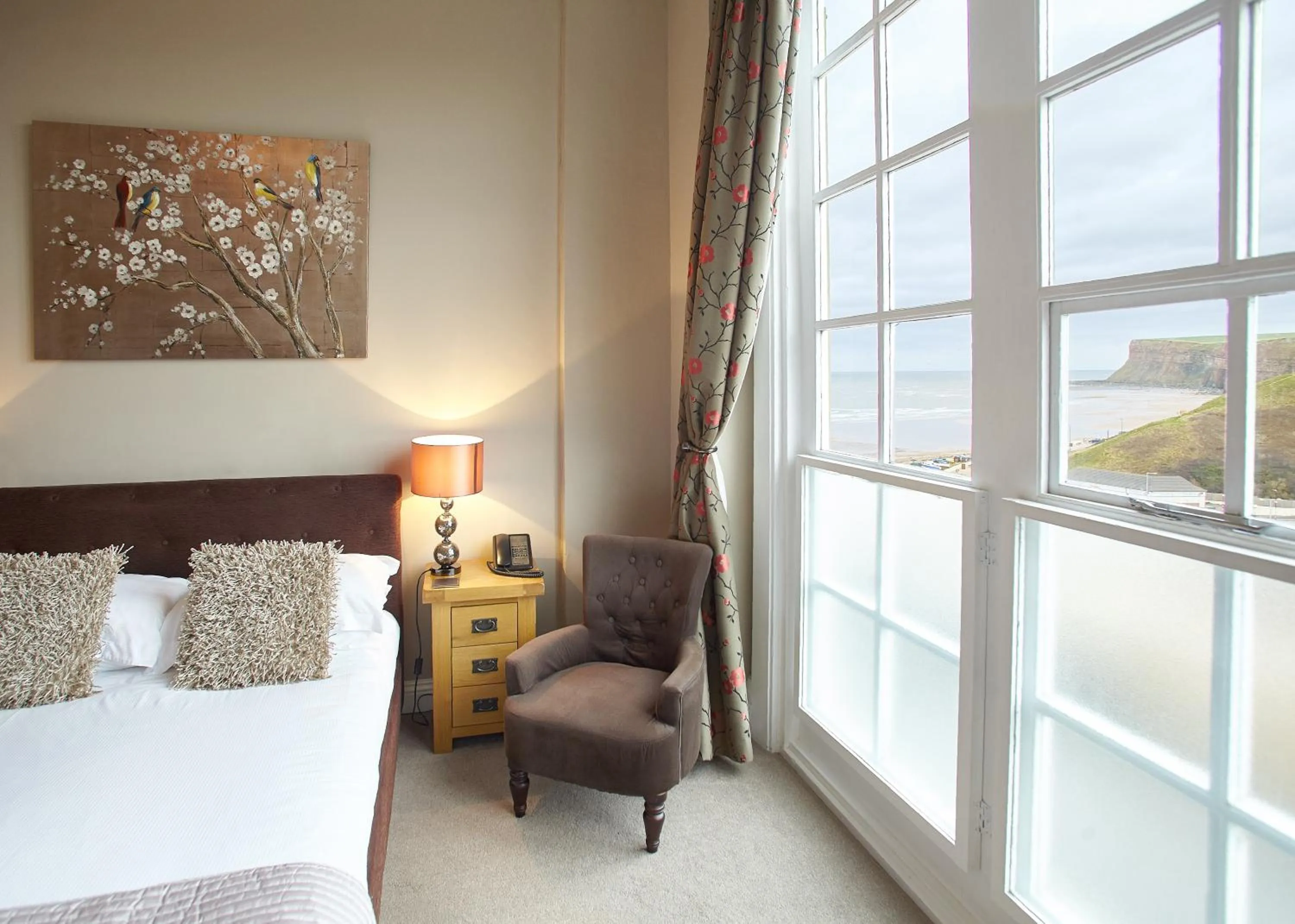 Seating area, Bed in The Spa Hotel