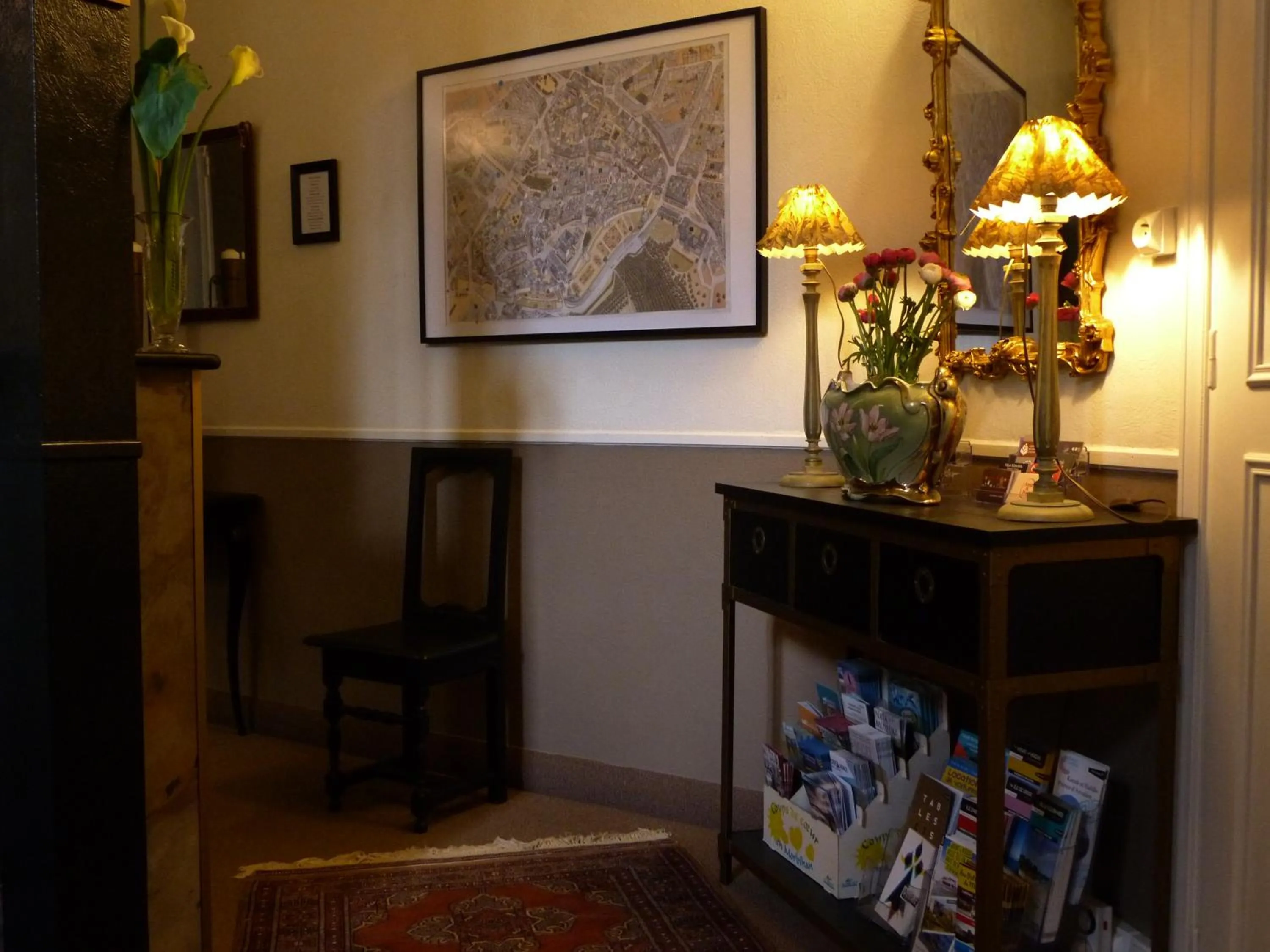 Lobby or reception in Hôtel Le Bretagne