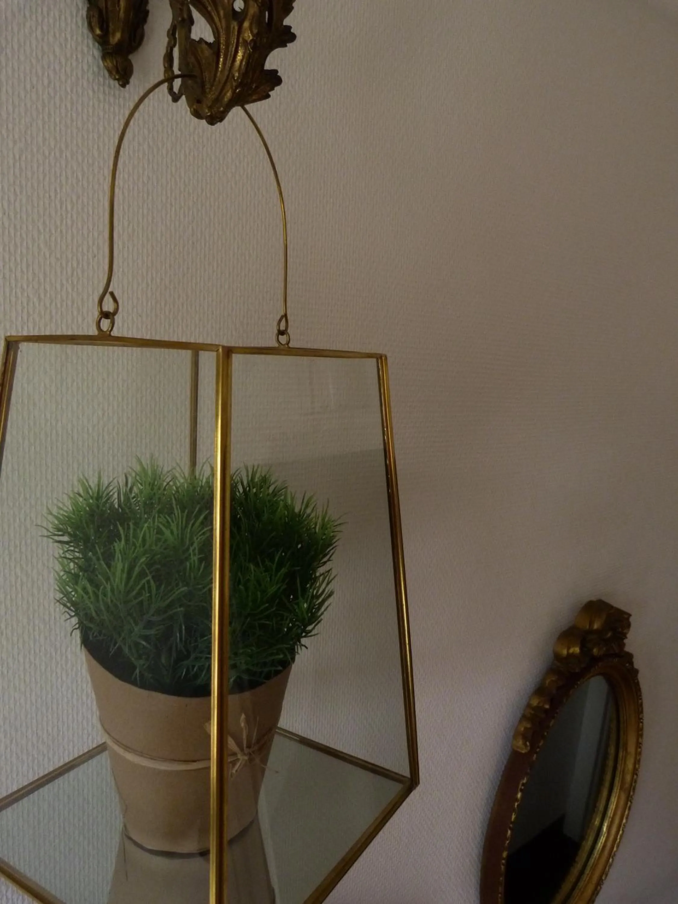 Decorative detail in Hôtel Le Bretagne