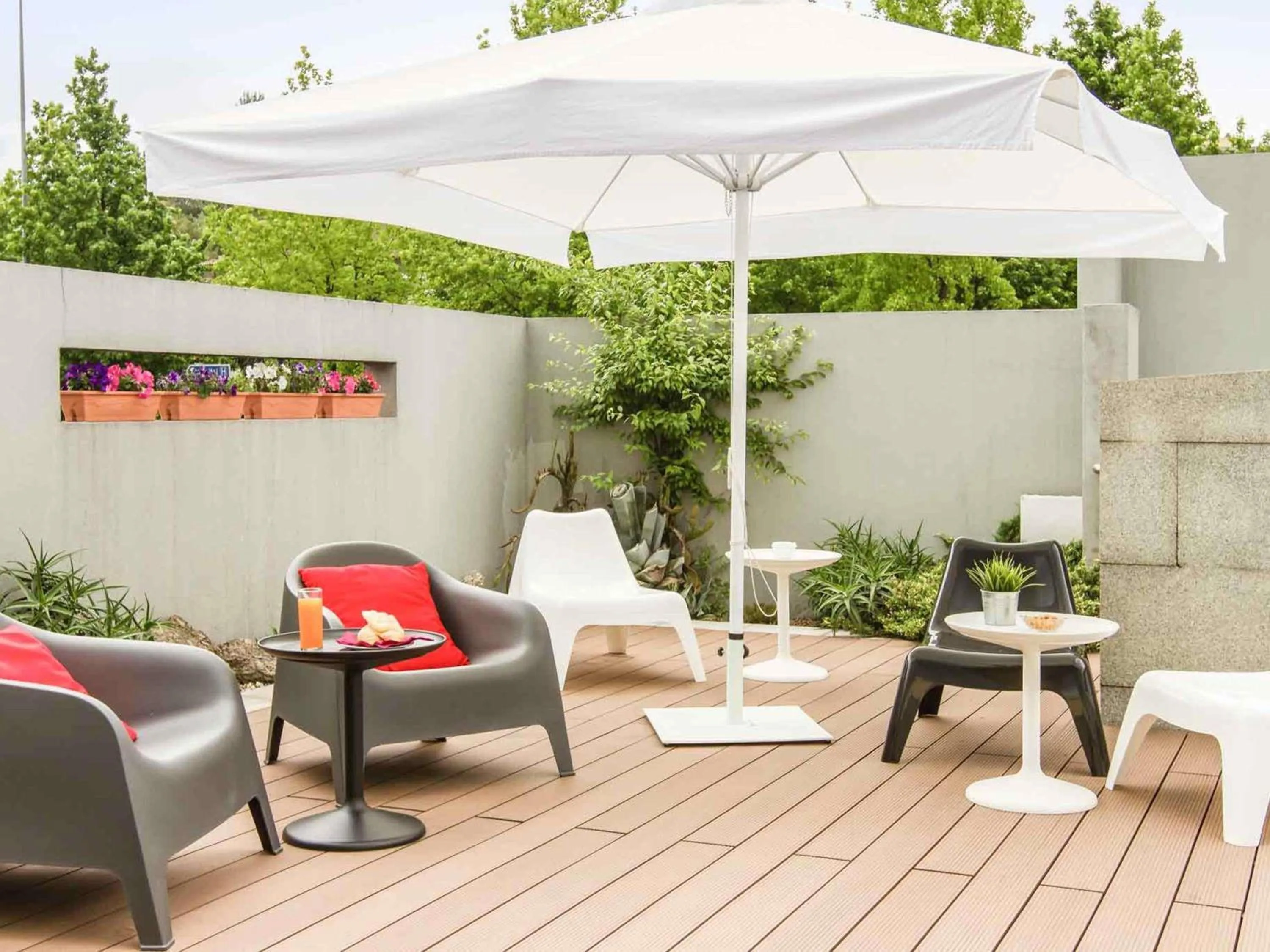 Property building in Hotel ibis Guimaraes