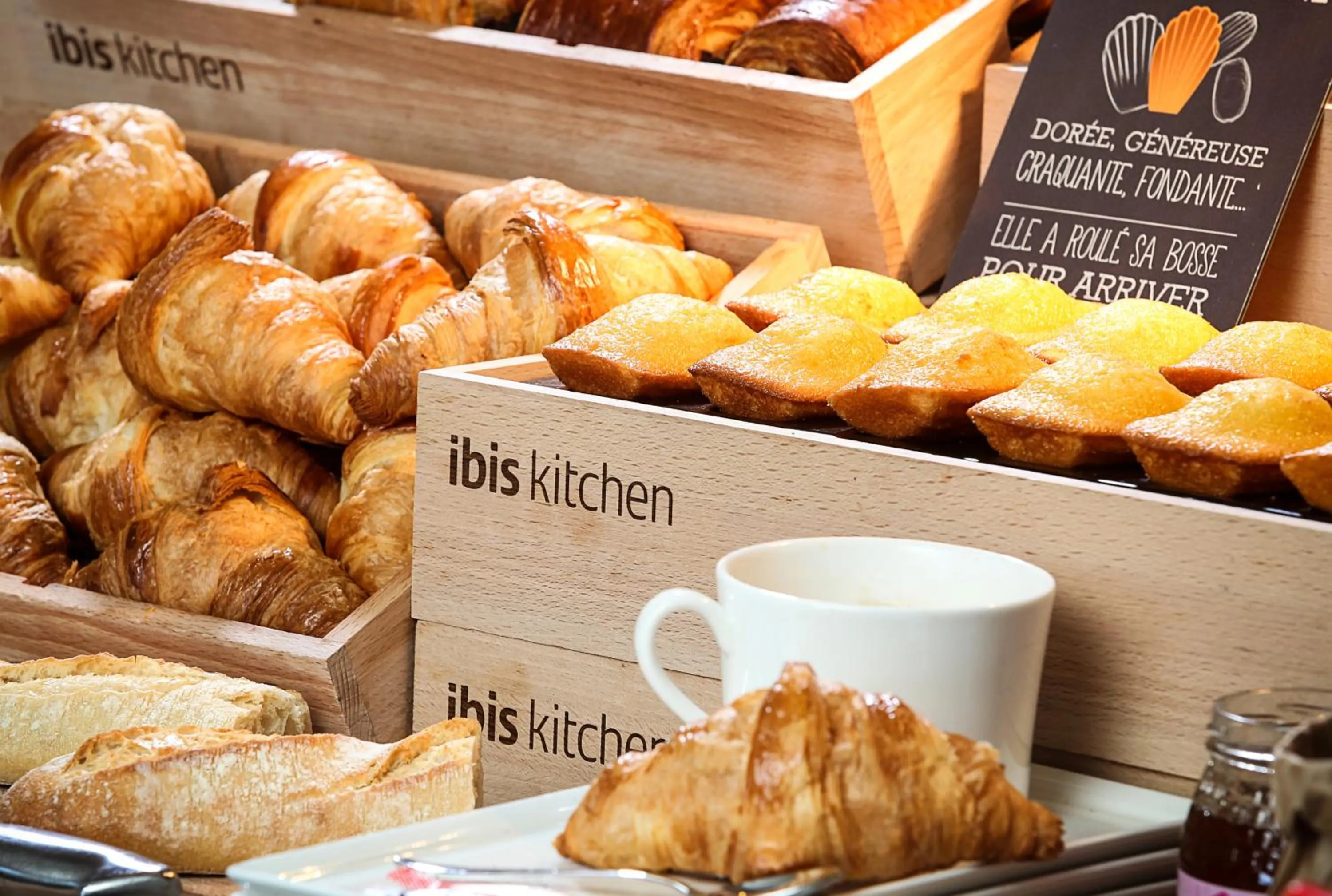 Buffet breakfast in Hotel ibis Guimaraes