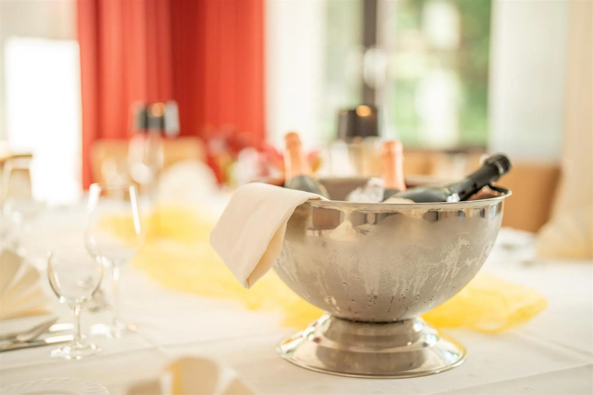 Restaurant/places to eat in Waldhotel Eisenberg