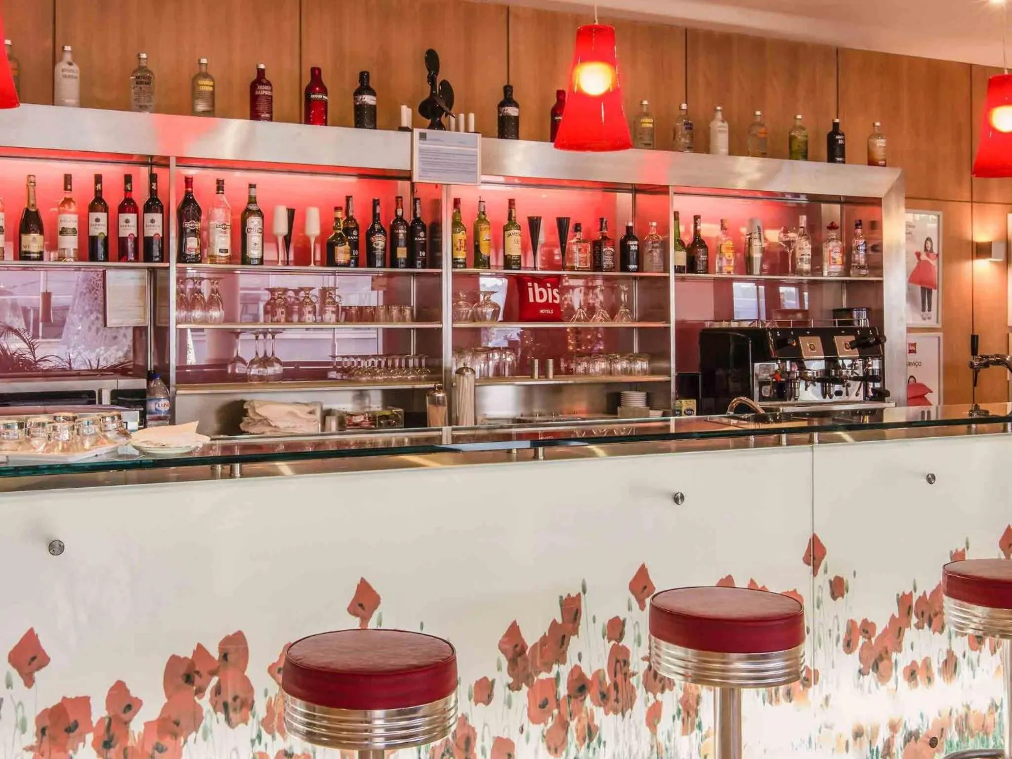 Lounge or bar in Hotel ibis Porto Sao Joao