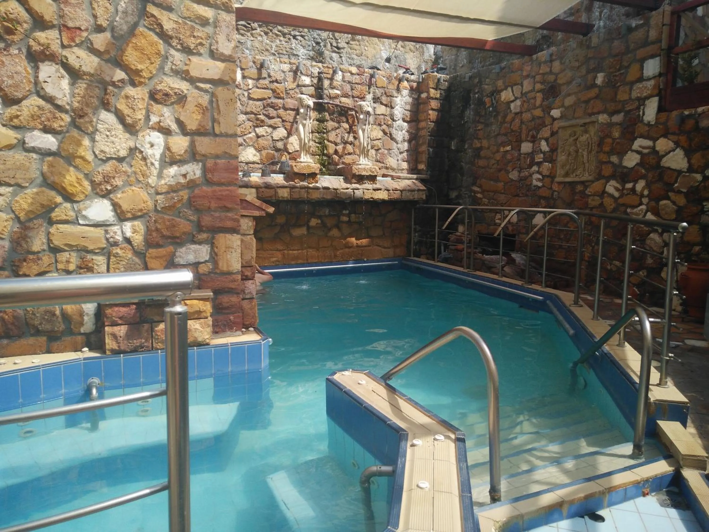 Hot Spring Bath in 9 Queens Spa Hotel