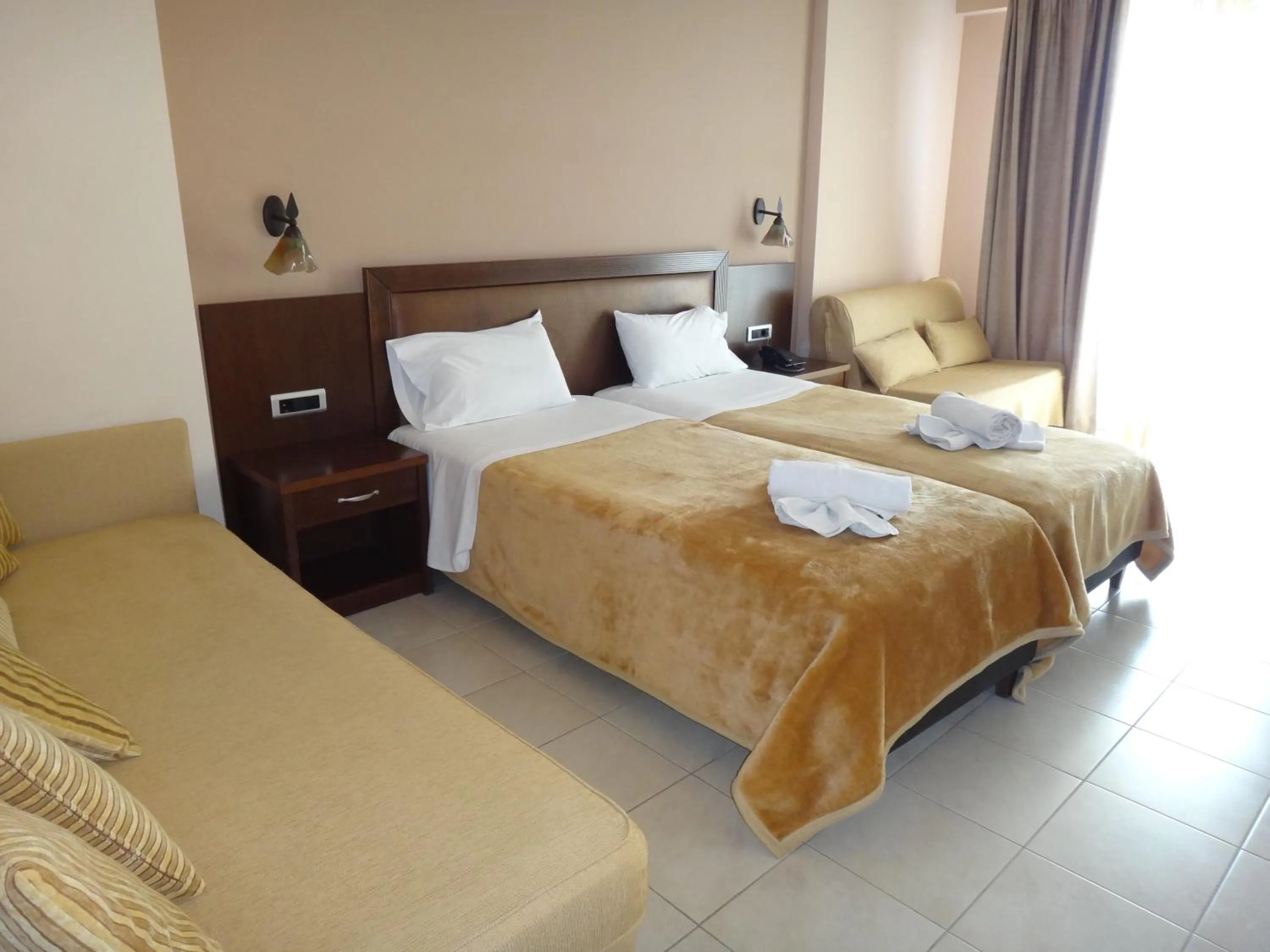 Decorative detail, Bed in 9 Queens Spa Hotel