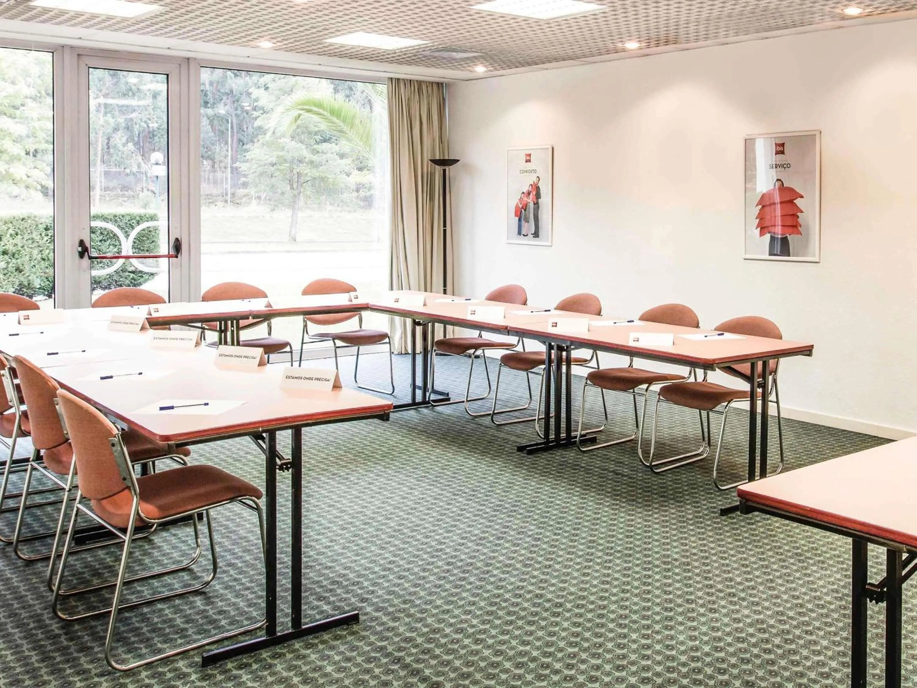 Property building in Hotel ibis Porto Sul Europarque