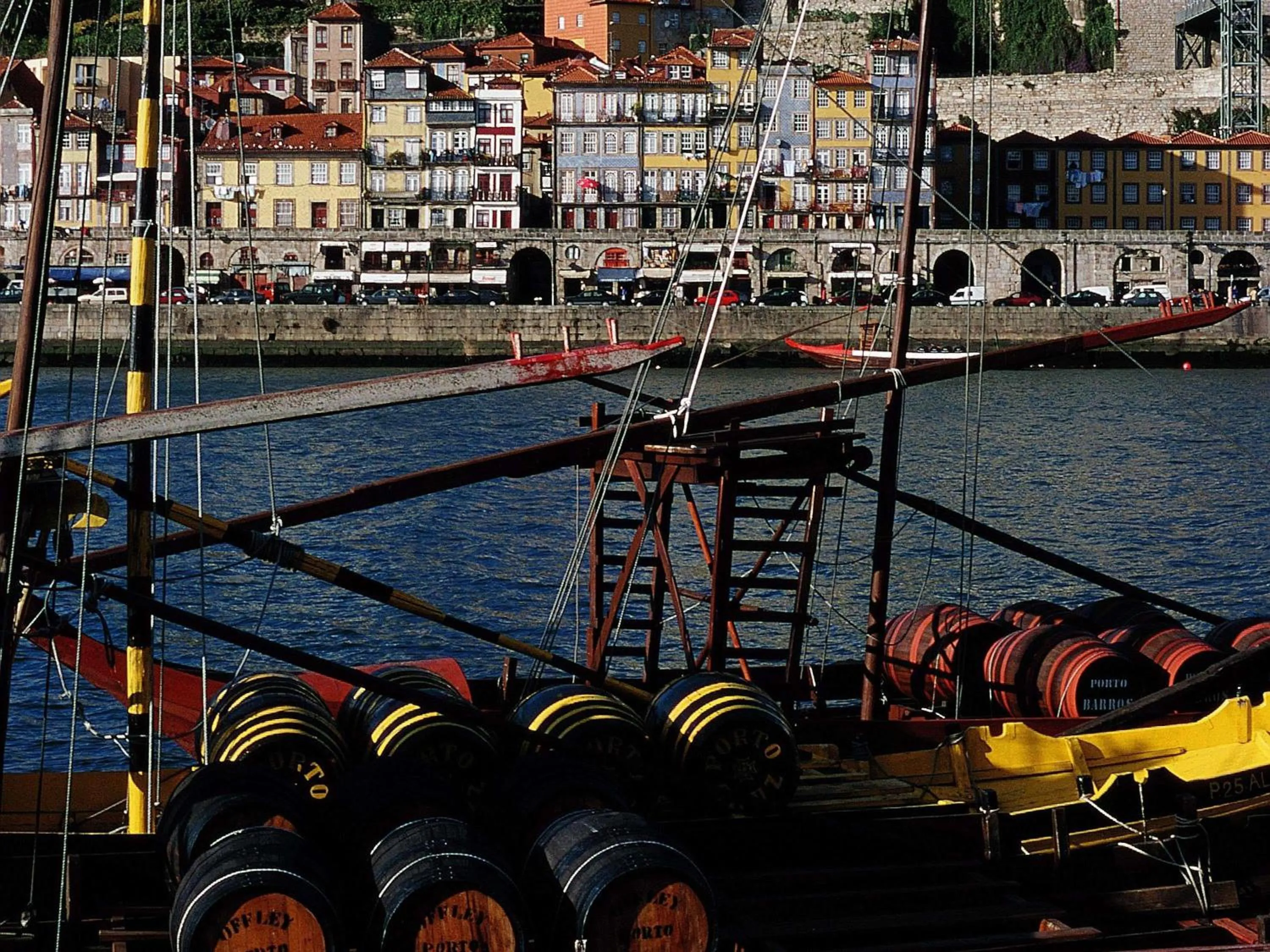 Property building in Hotel ibis Porto Sul Europarque