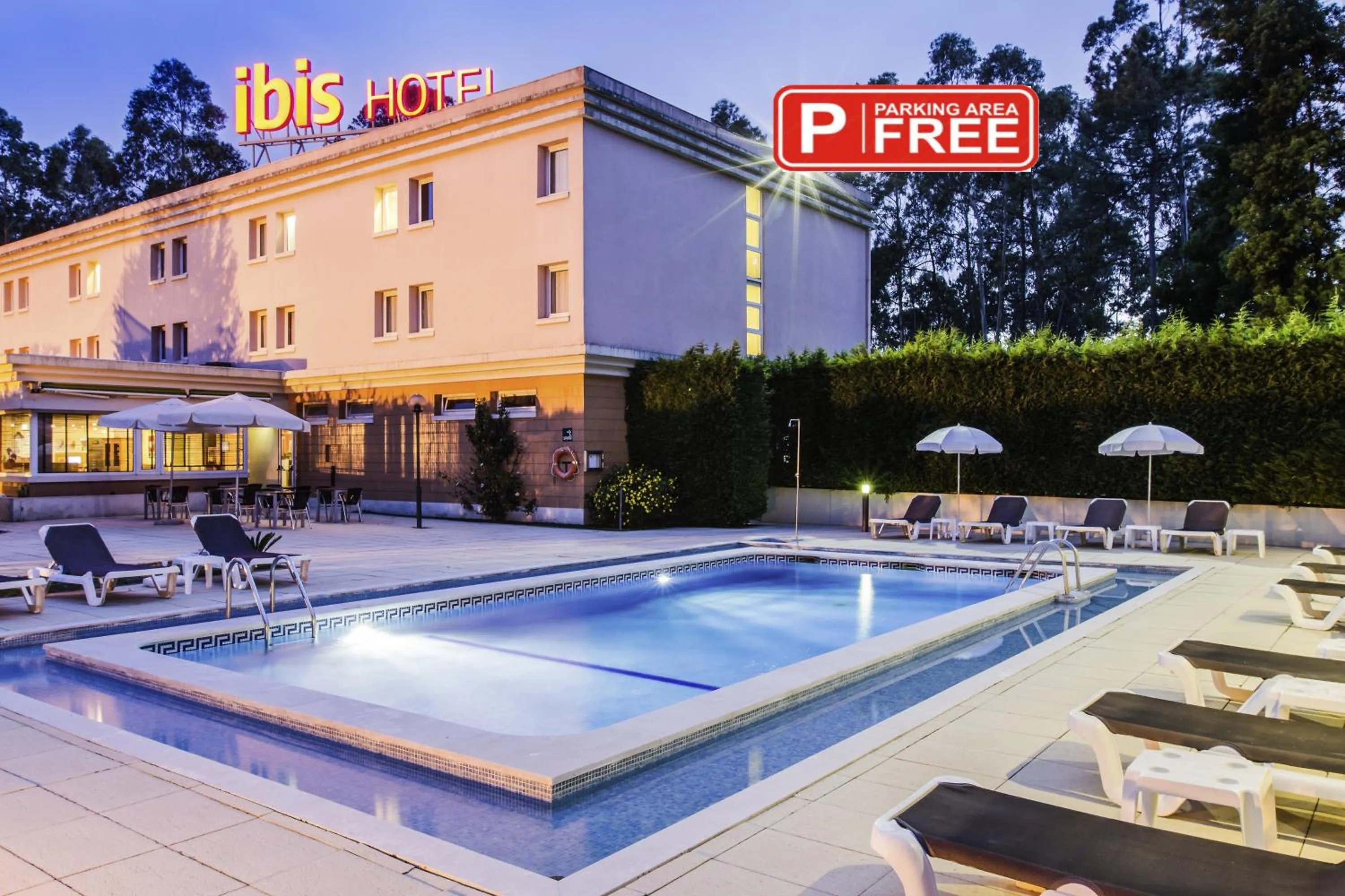 Property building in Hotel ibis Porto Sul Europarque