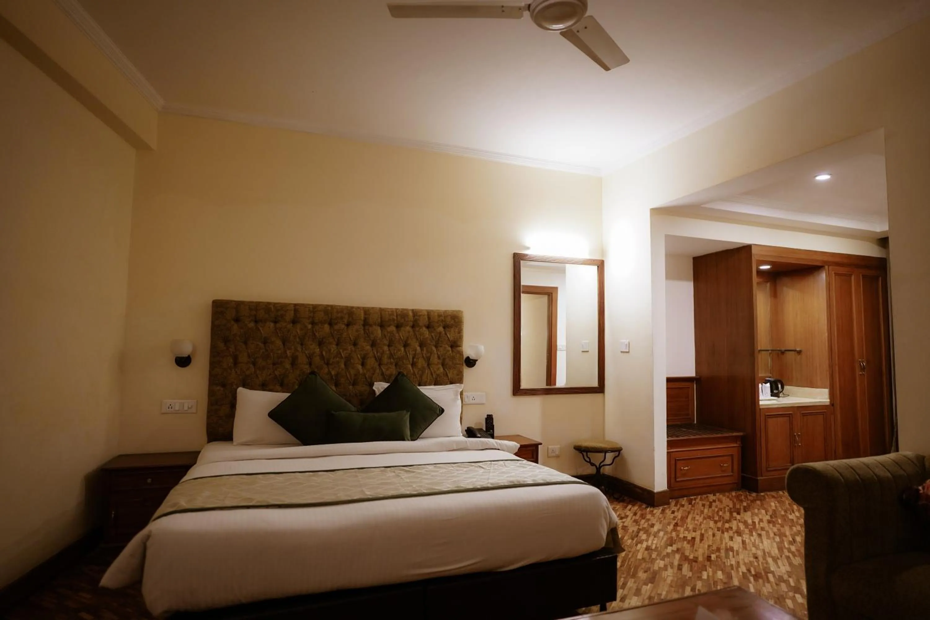 Bed in Tulip Inn Green Castle Mall road