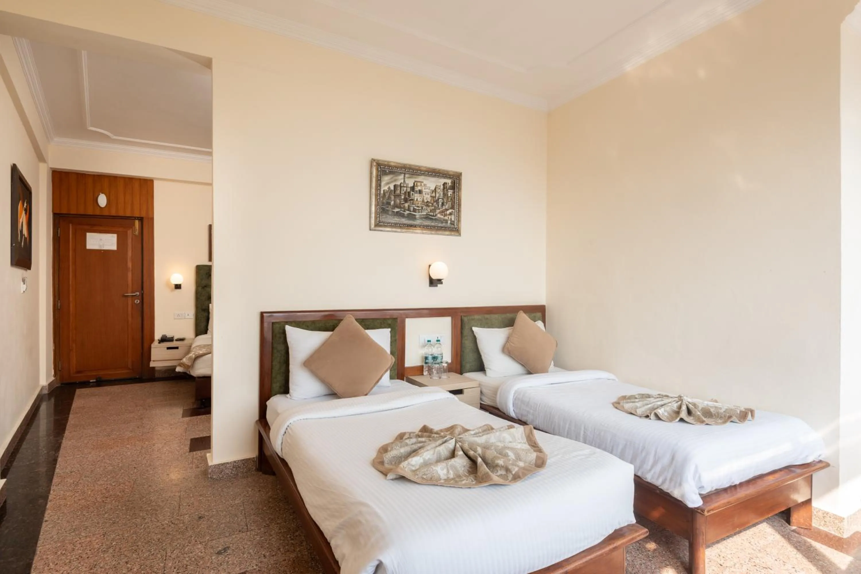 Bed in Tulip Inn Green Castle Mall road