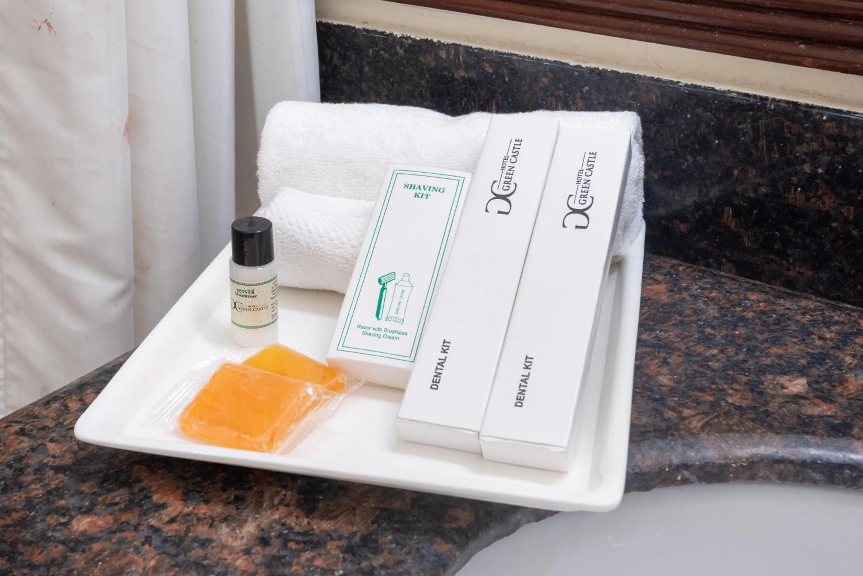 Bathroom in Tulip Inn Green Castle Mall road