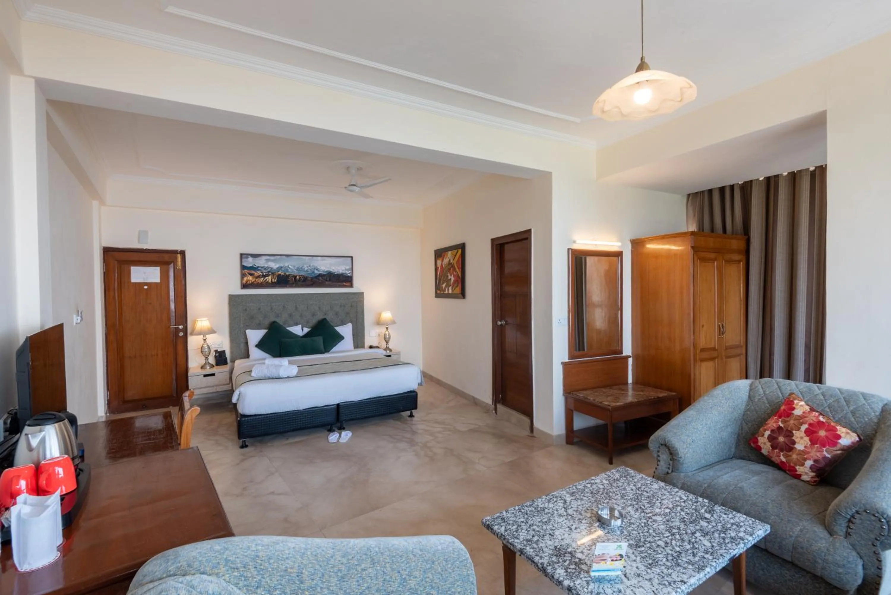 Bed in Tulip Inn Green Castle Mall road