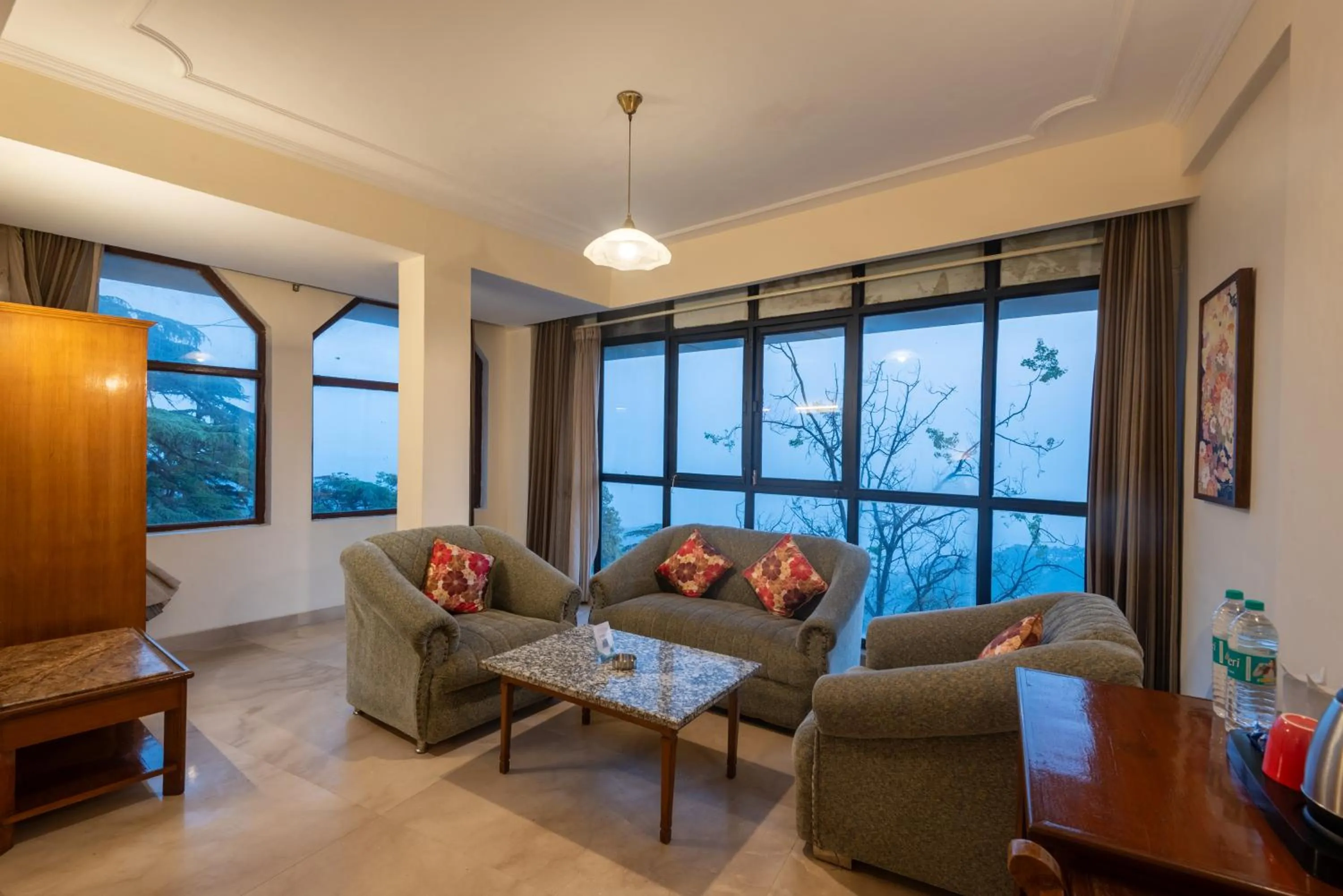 Seating area in Tulip Inn Green Castle Mall road