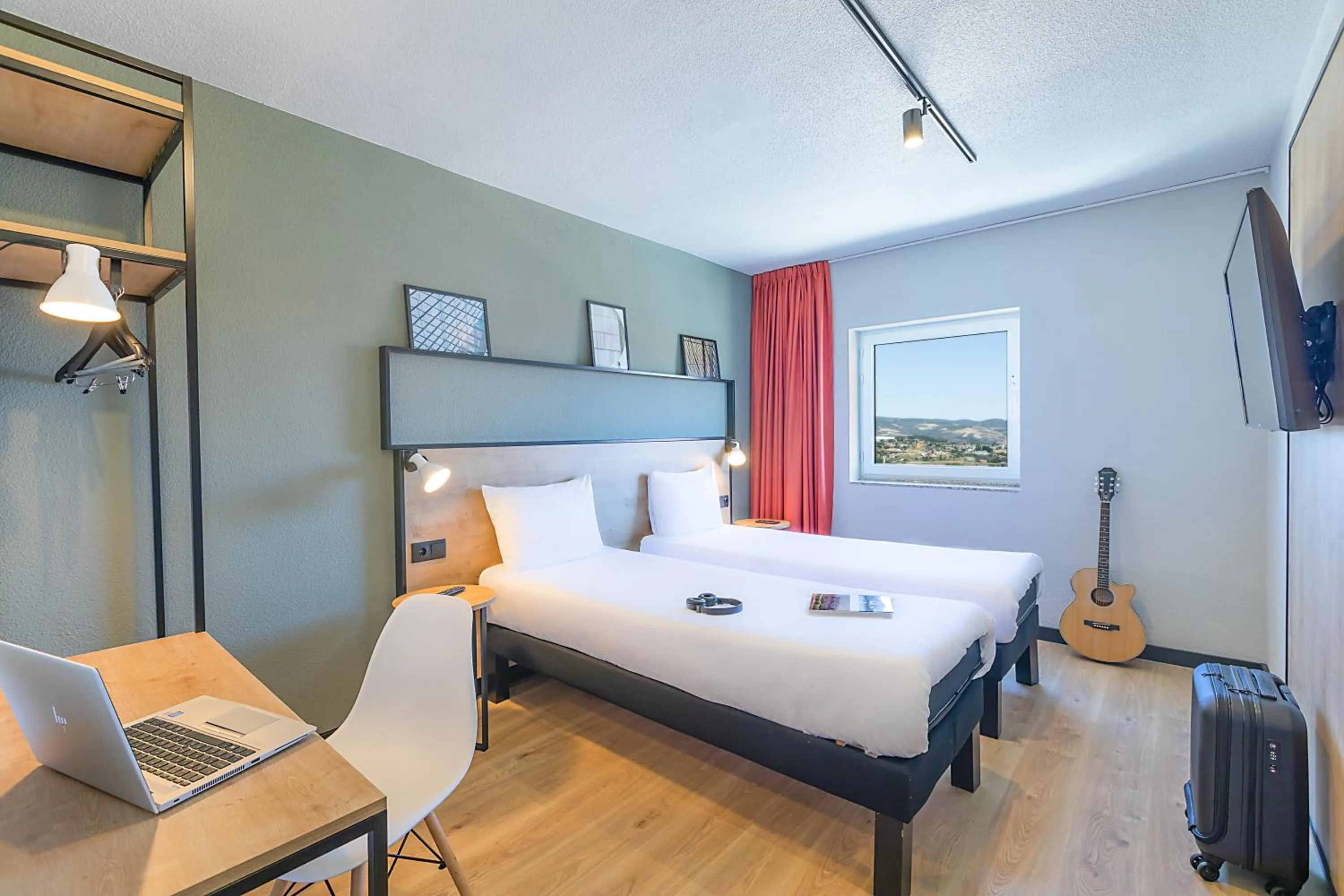 Bed in Hotel ibis Bragança