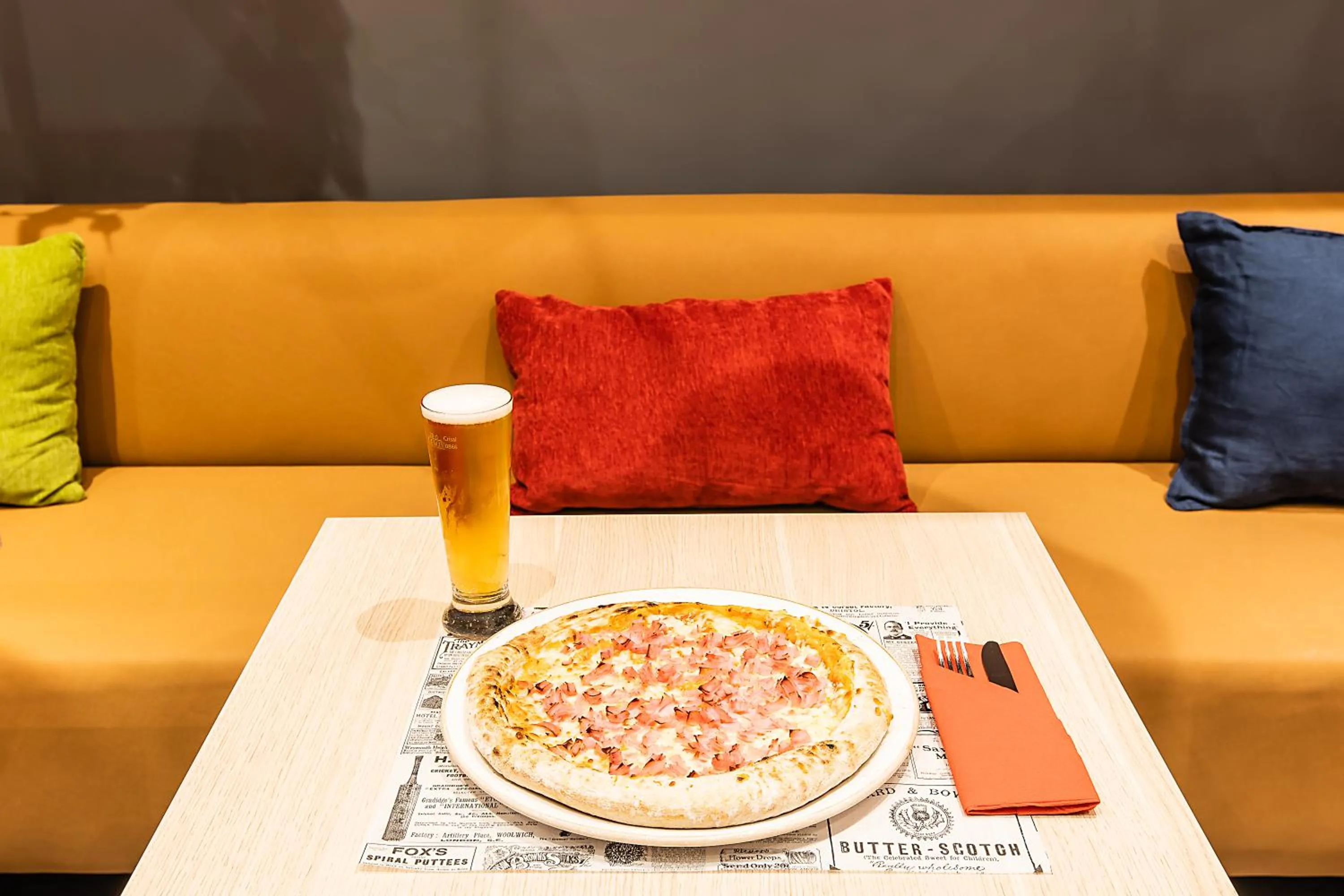 Living room in Hotel ibis Bragança