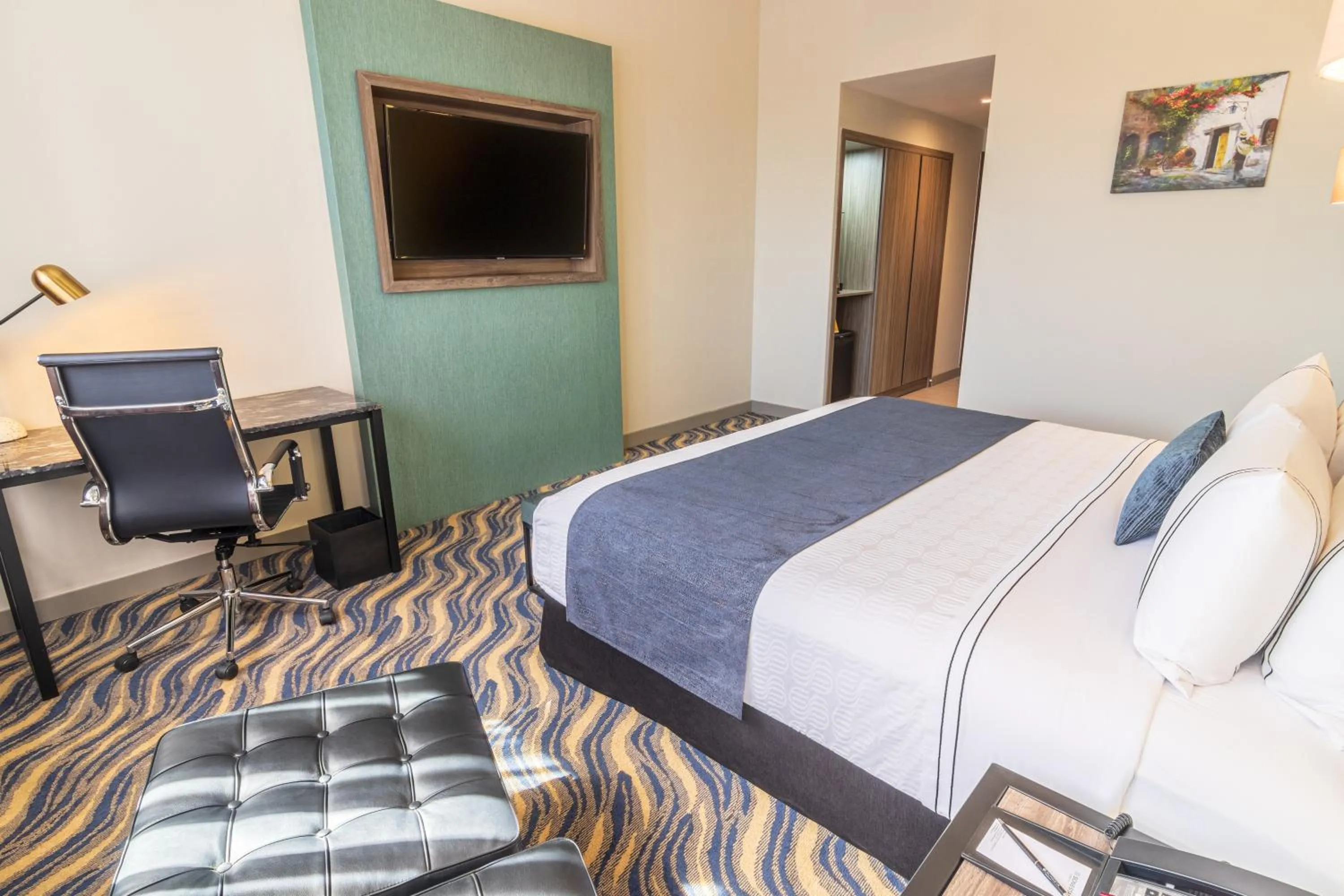 TV and multimedia, Bed in Sonesta Hotel Arequipa