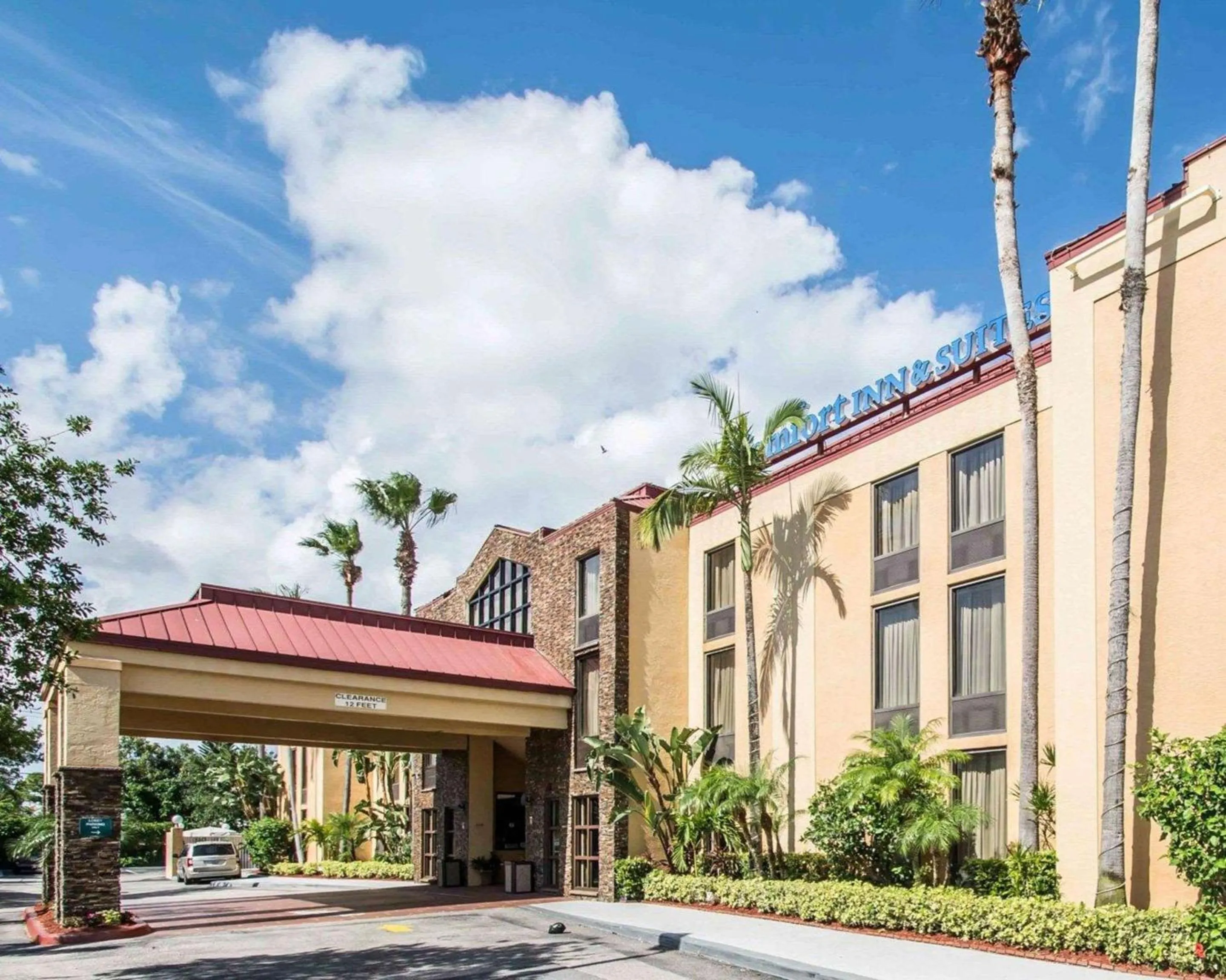 Property building in Comfort Inn & Suites Lantana - West Palm Beach South