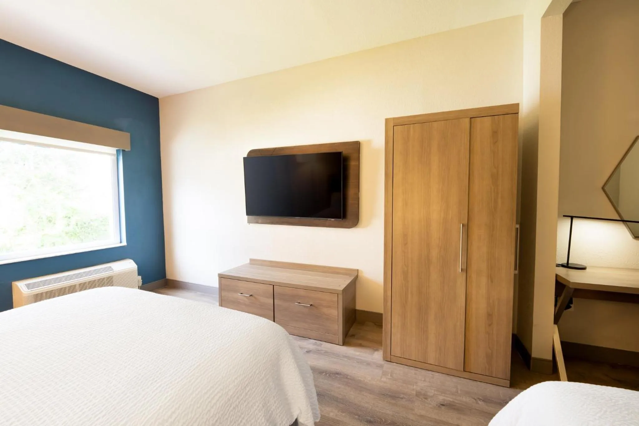 Photo of the whole room, Bed in Holiday Inn Express St Augustine Dtwn - Historic by IHG