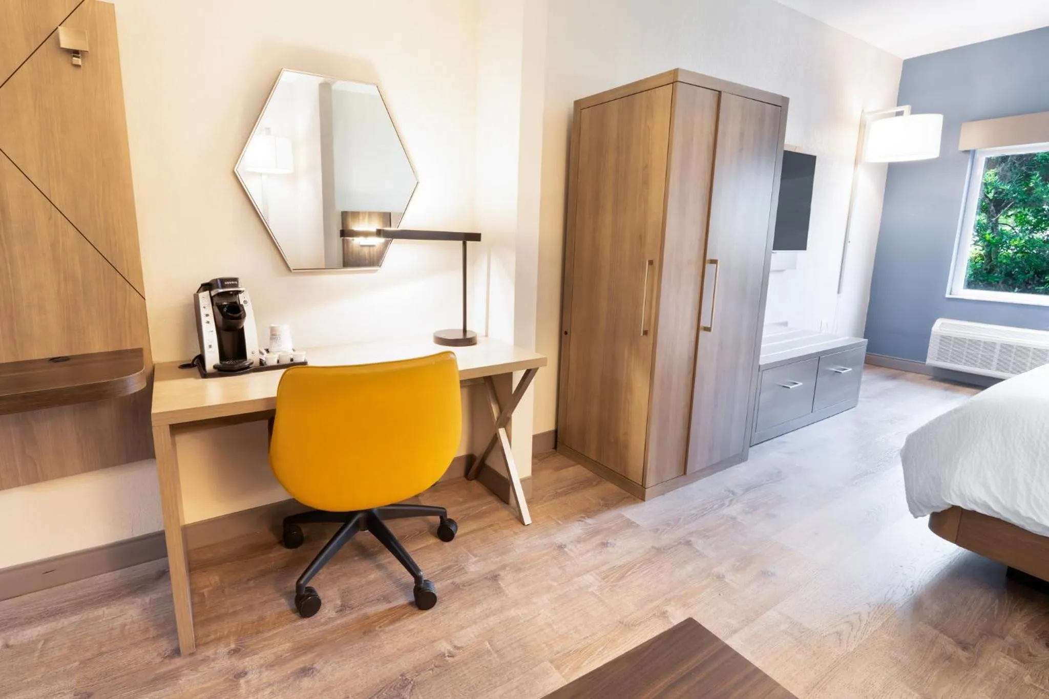 Photo of the whole room, Bed in Holiday Inn Express St Augustine Dtwn - Historic by IHG