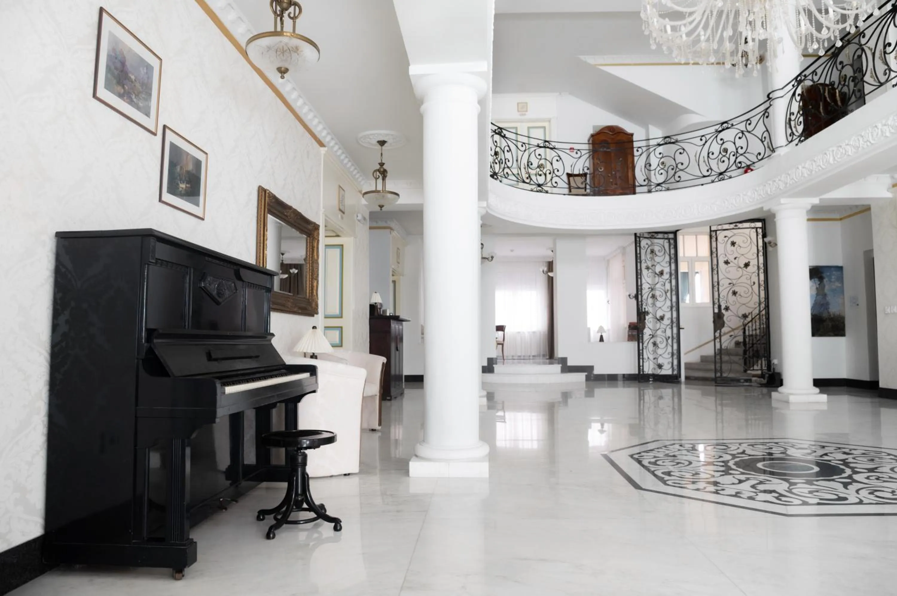 Lobby or reception in Garni Hotel Helvetia