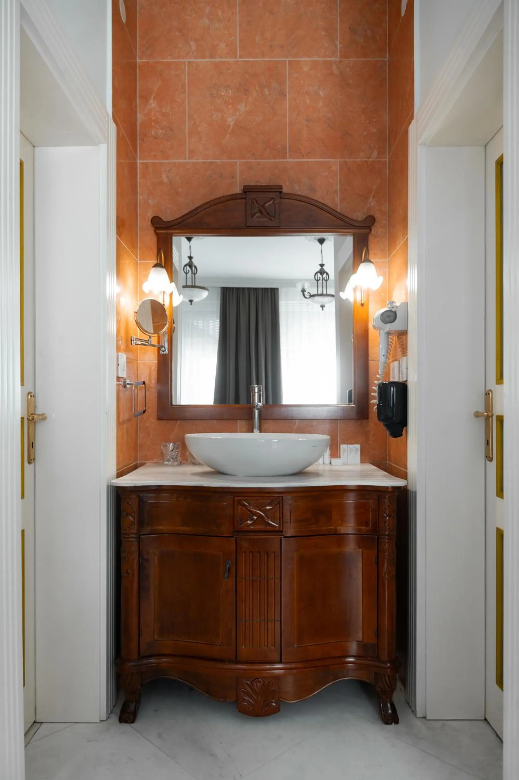 Bathroom in Garni Hotel Helvetia