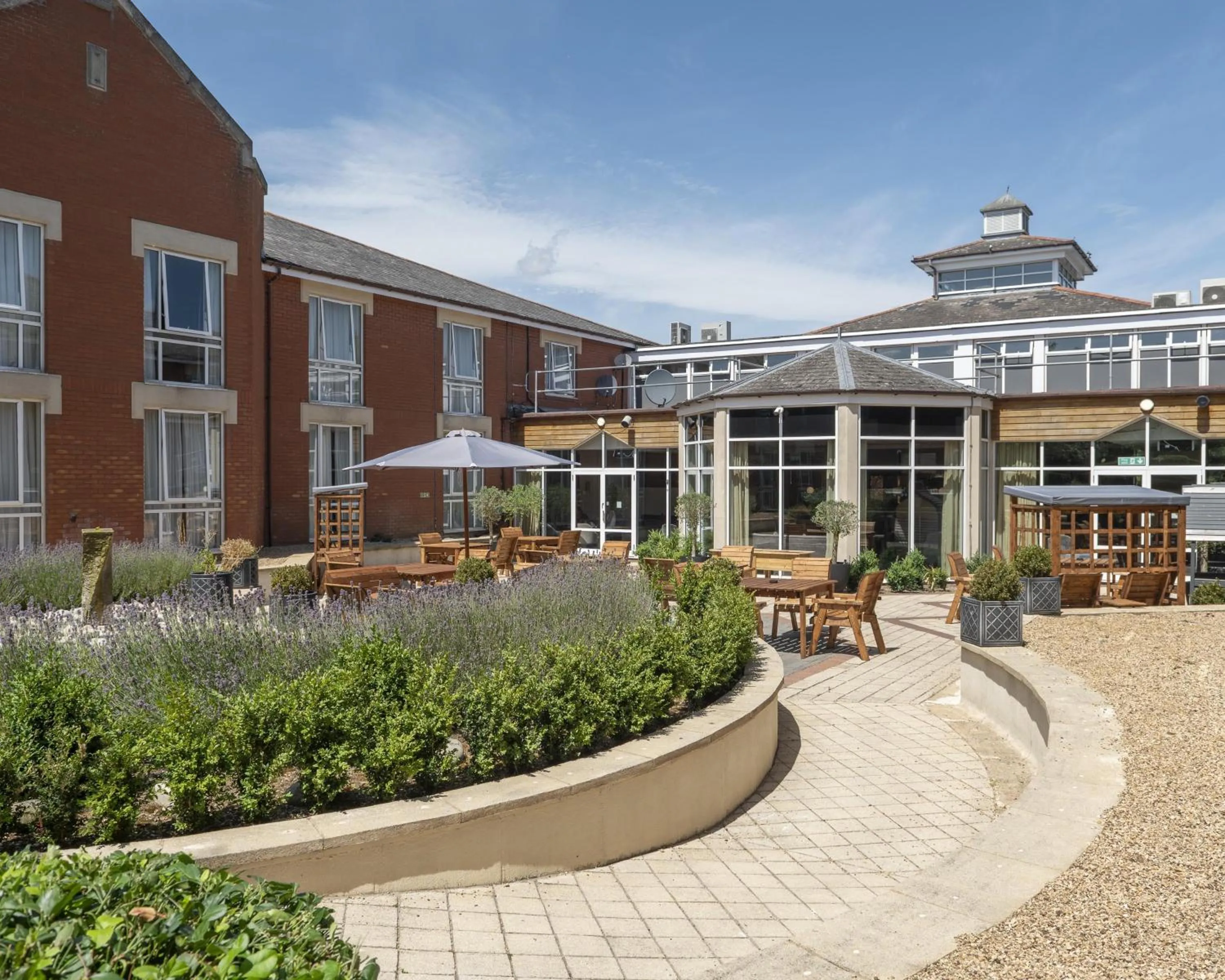 Patio in Hilton Northampton Hotel