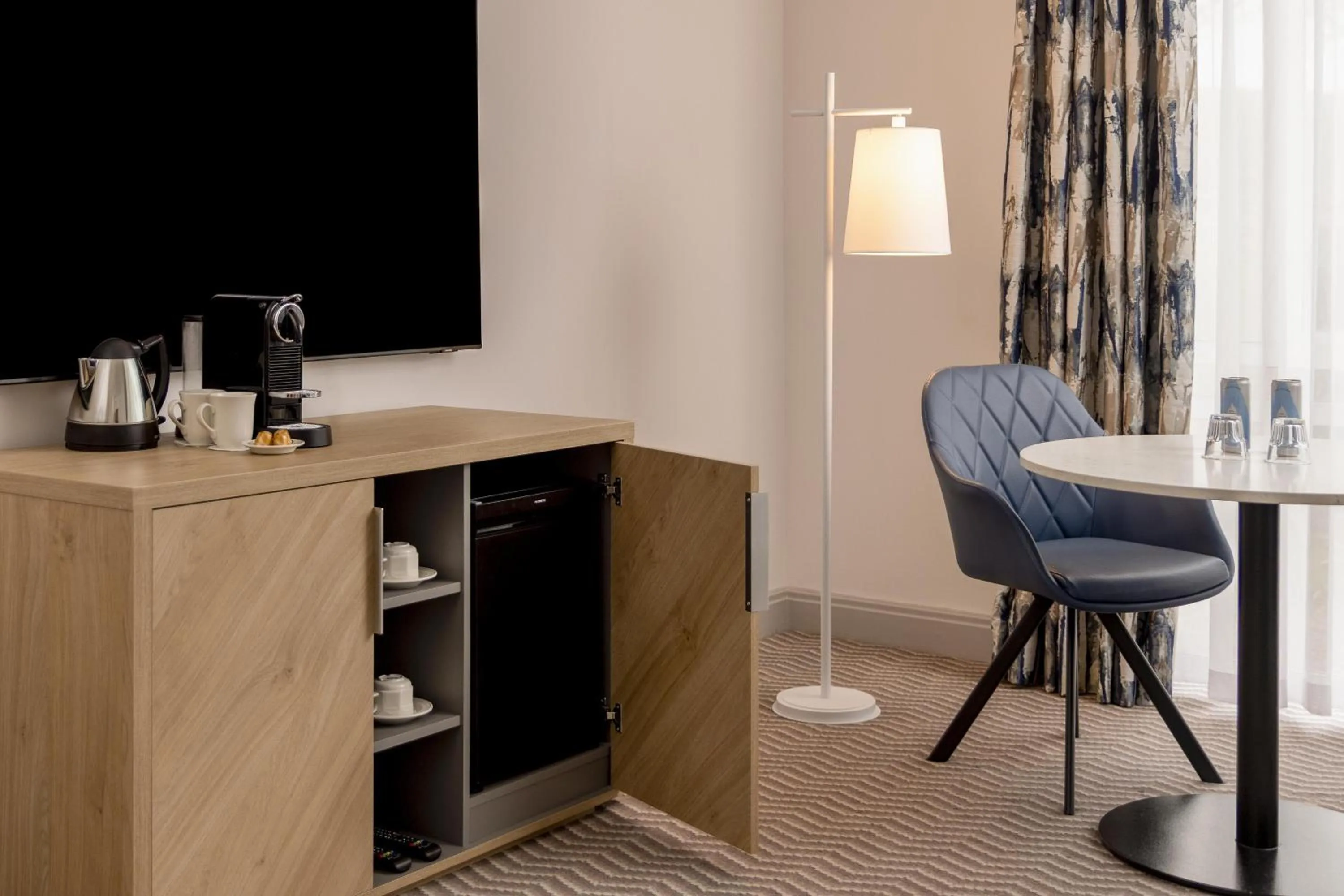 Bedroom in Hilton Northampton Hotel