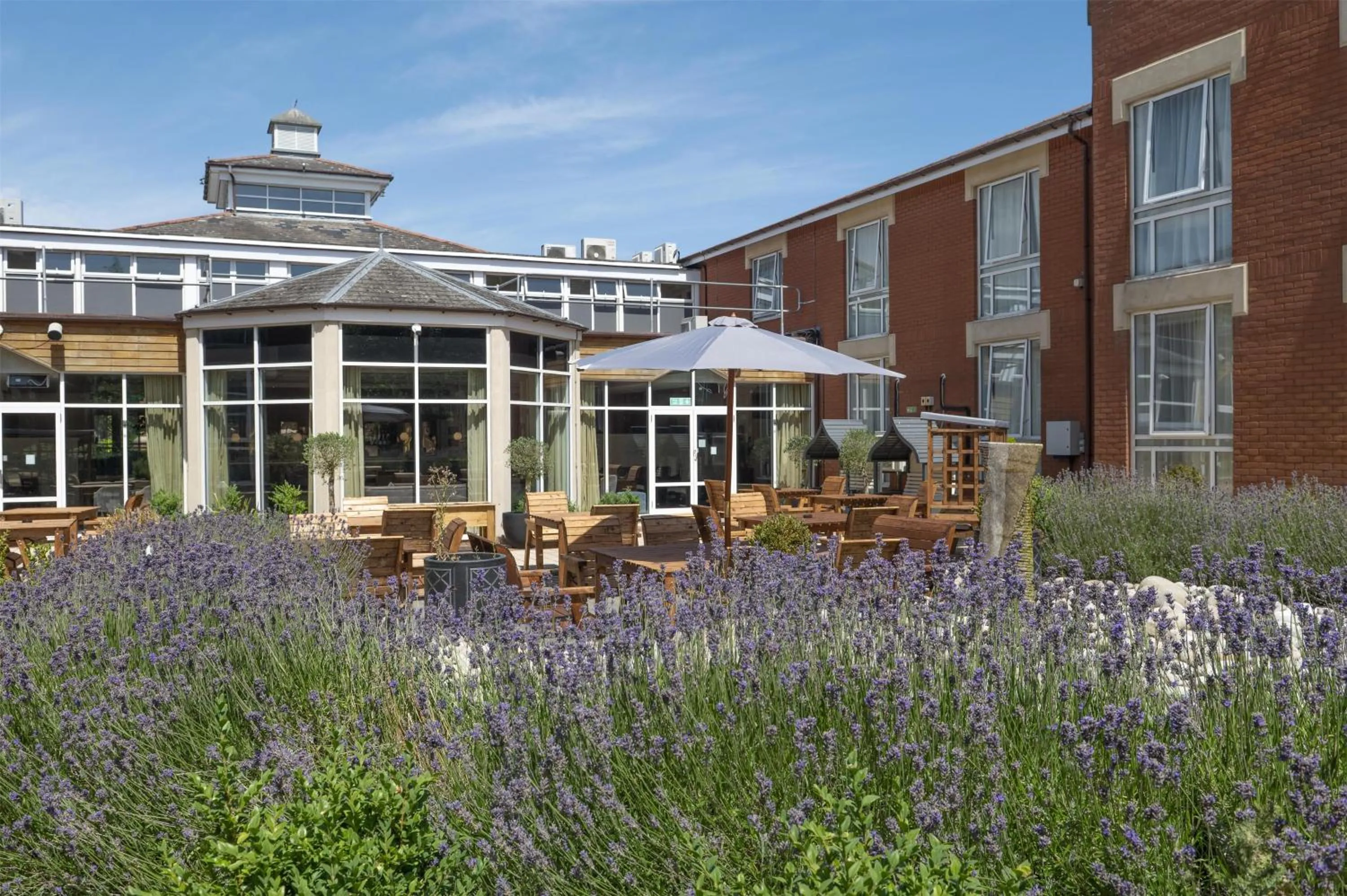 Patio in Hilton Northampton Hotel