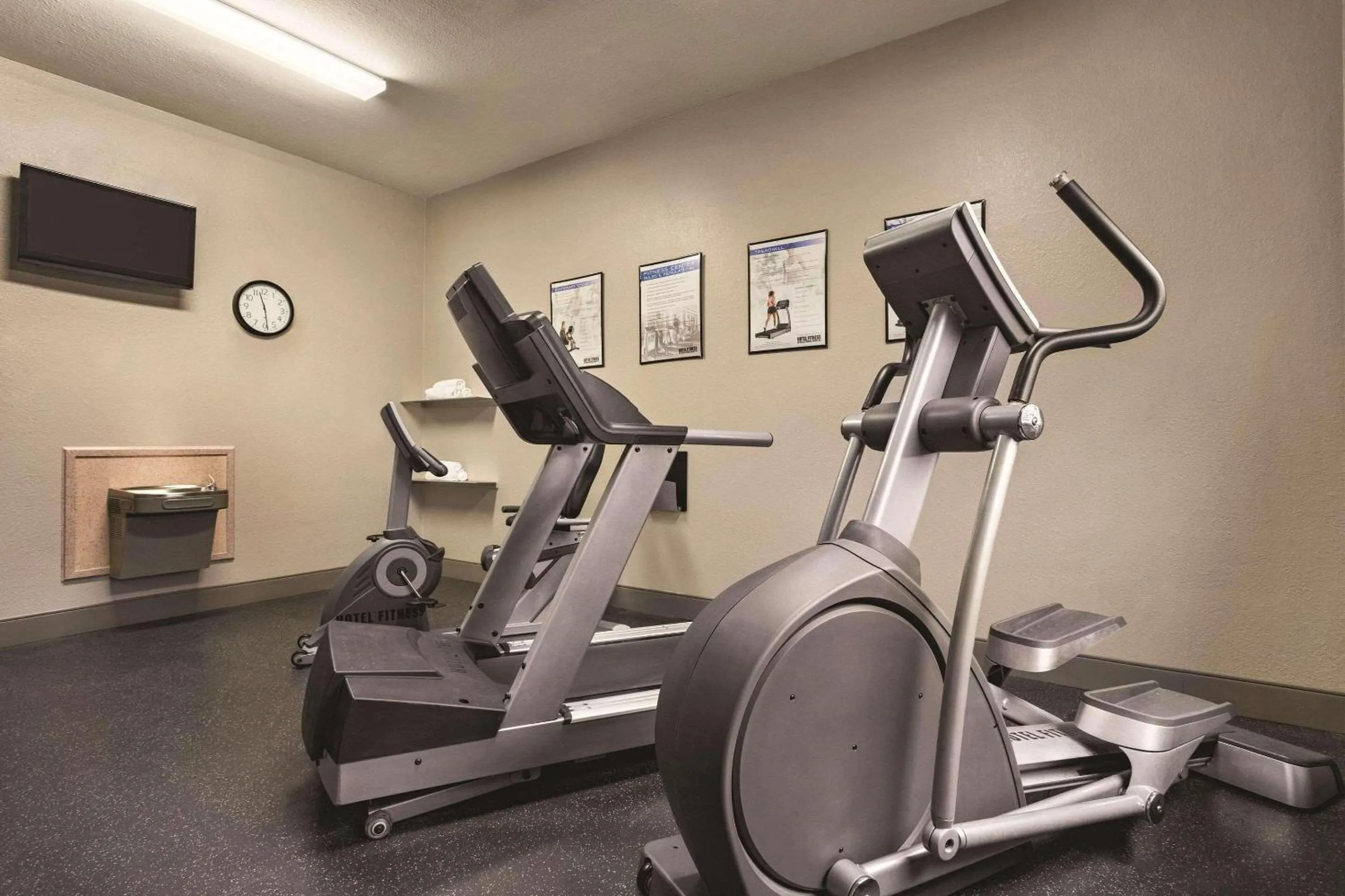 Fitness centre/facilities in Country Inn & Suites by Radisson, Byram-Jackson South, MS