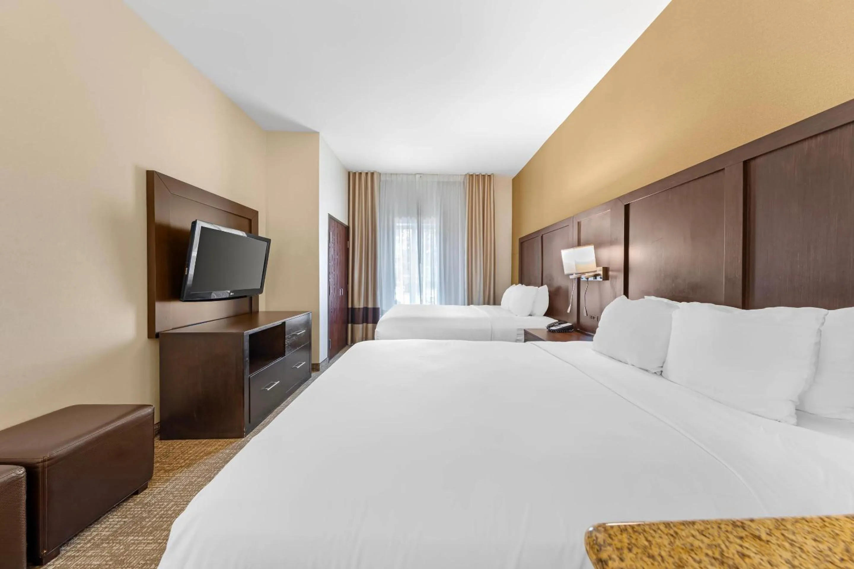 Bedroom, Bed in Comfort Suites Ontario Airport Convention Center