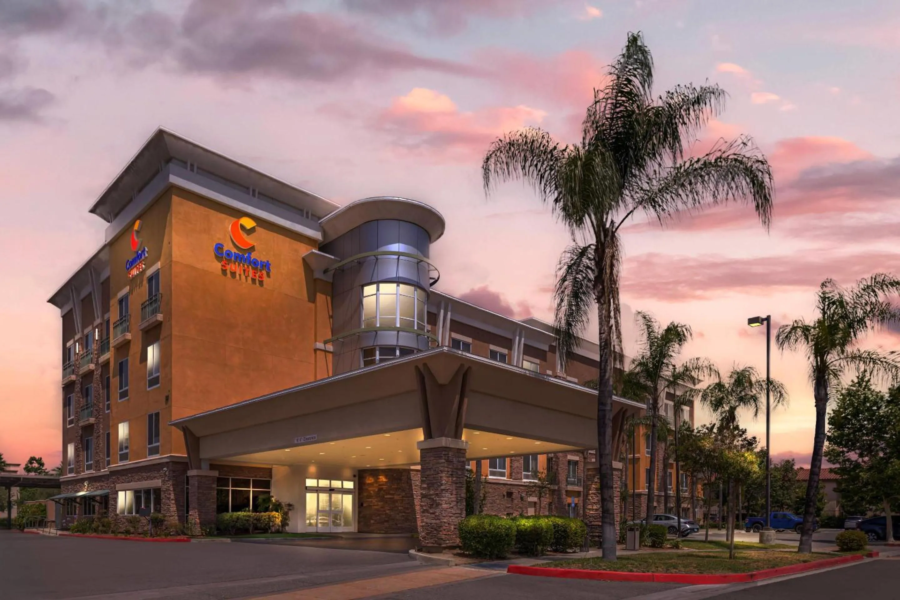 Property building in Comfort Suites Ontario Airport Convention Center