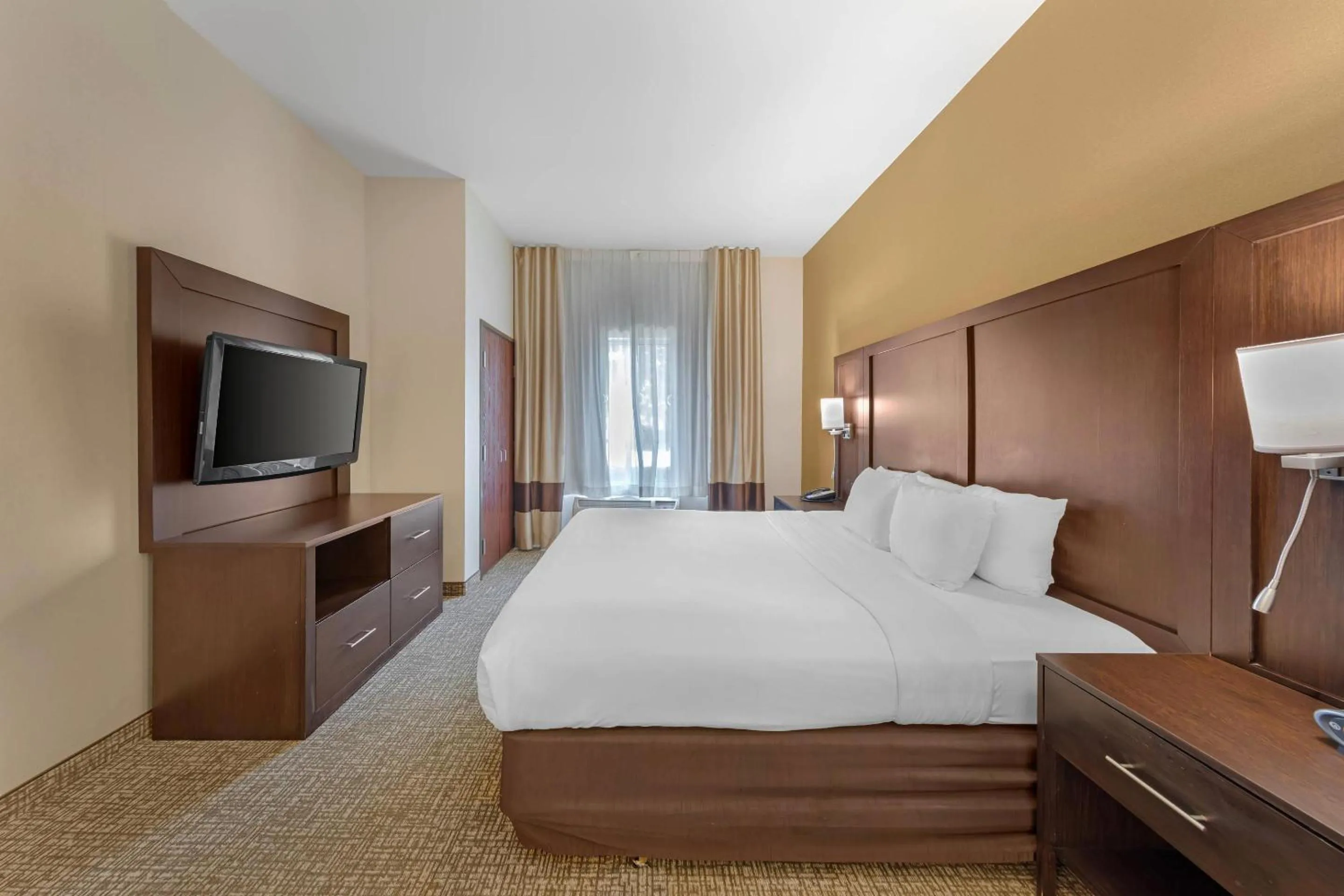 Bedroom, Bed in Comfort Suites Ontario Airport Convention Center