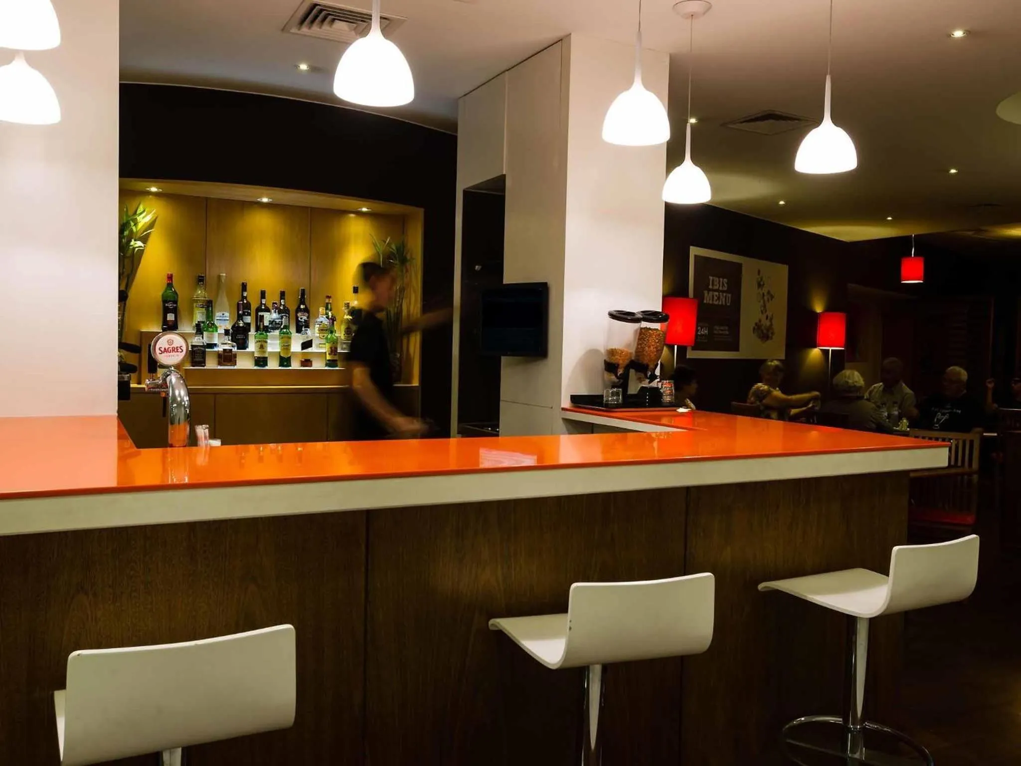 Lounge or bar in Hotel ibis Faro Algarve