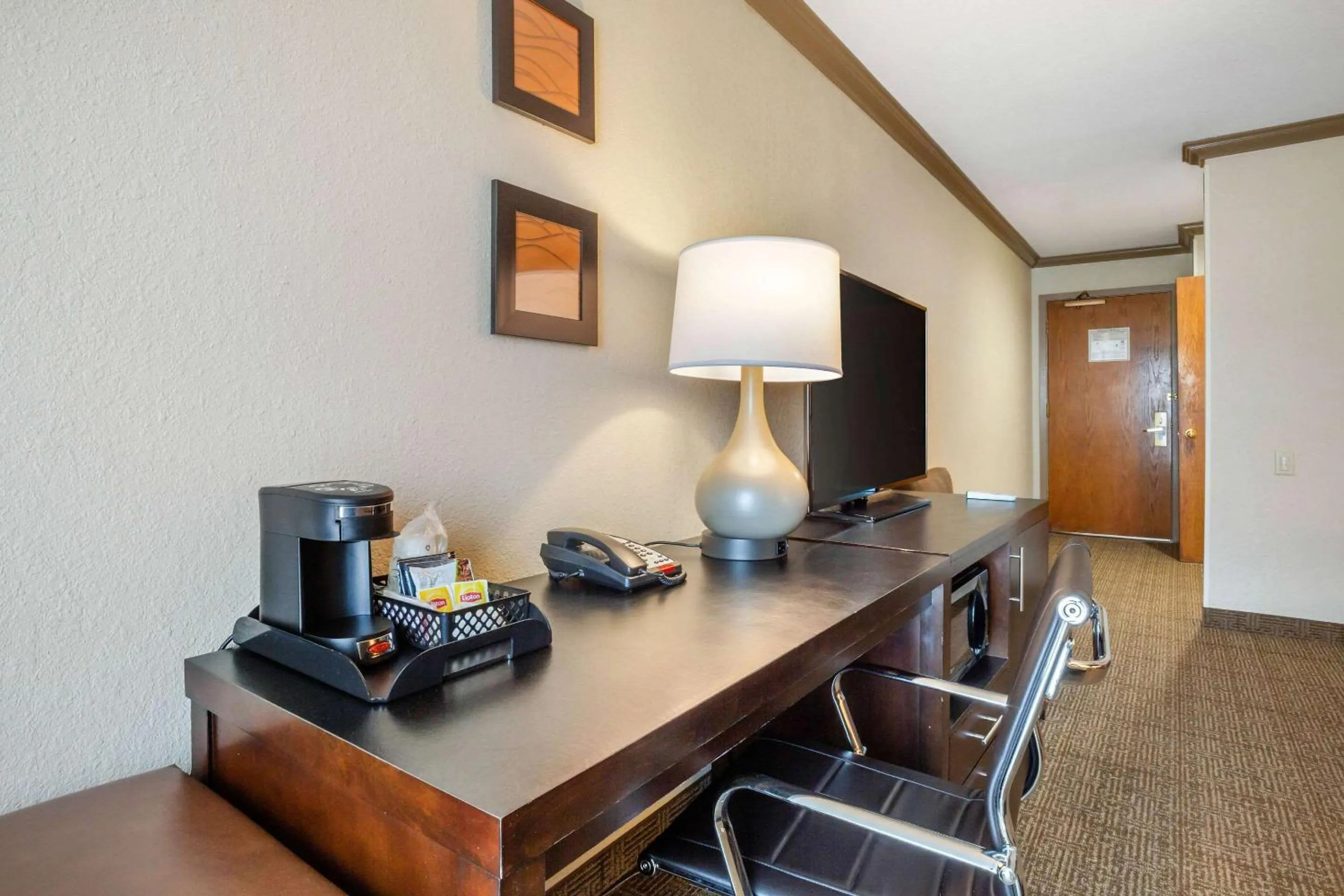 Coffee/tea facilities in Comfort Inn Castro Valley