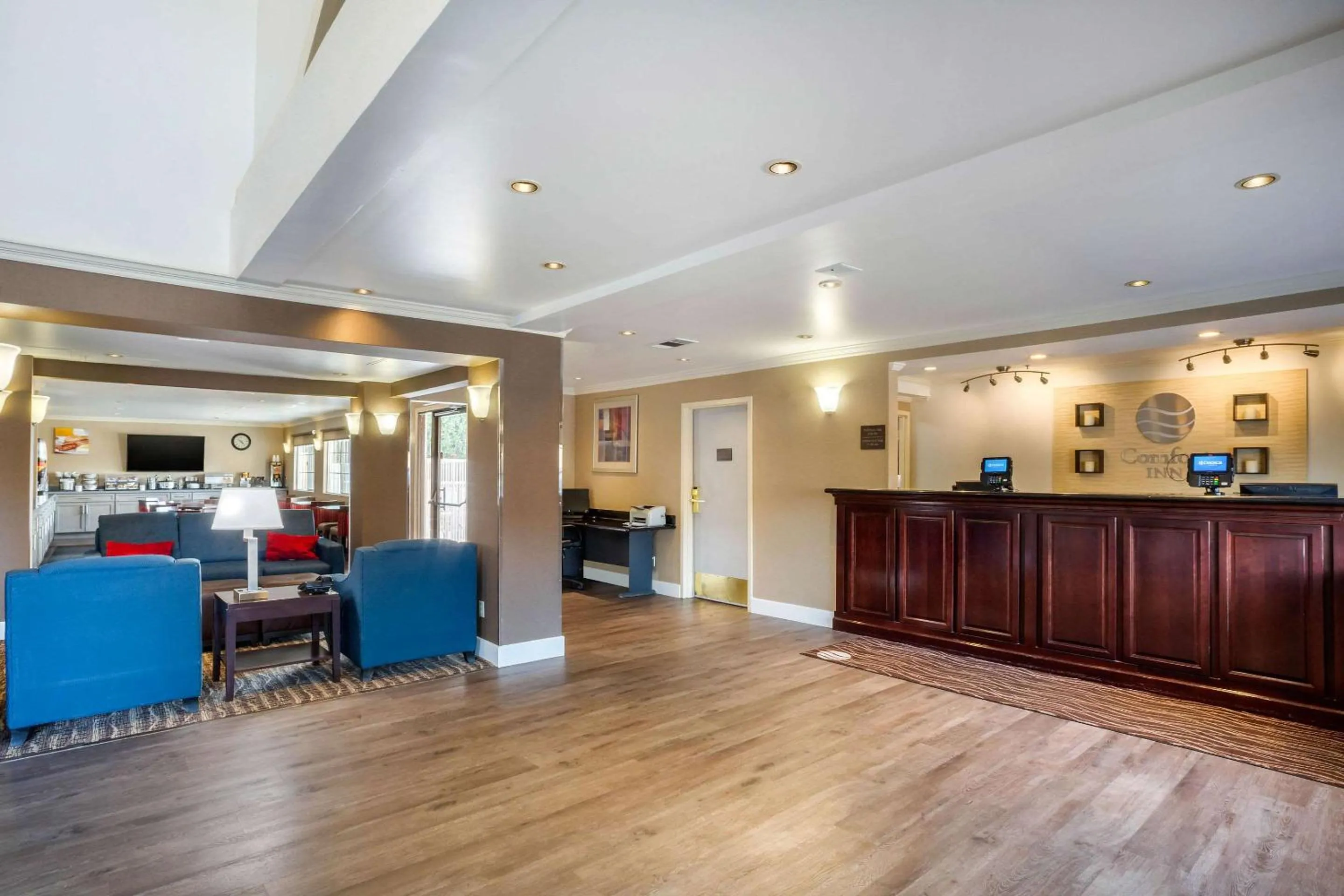 On-site shops in Comfort Inn Castro Valley