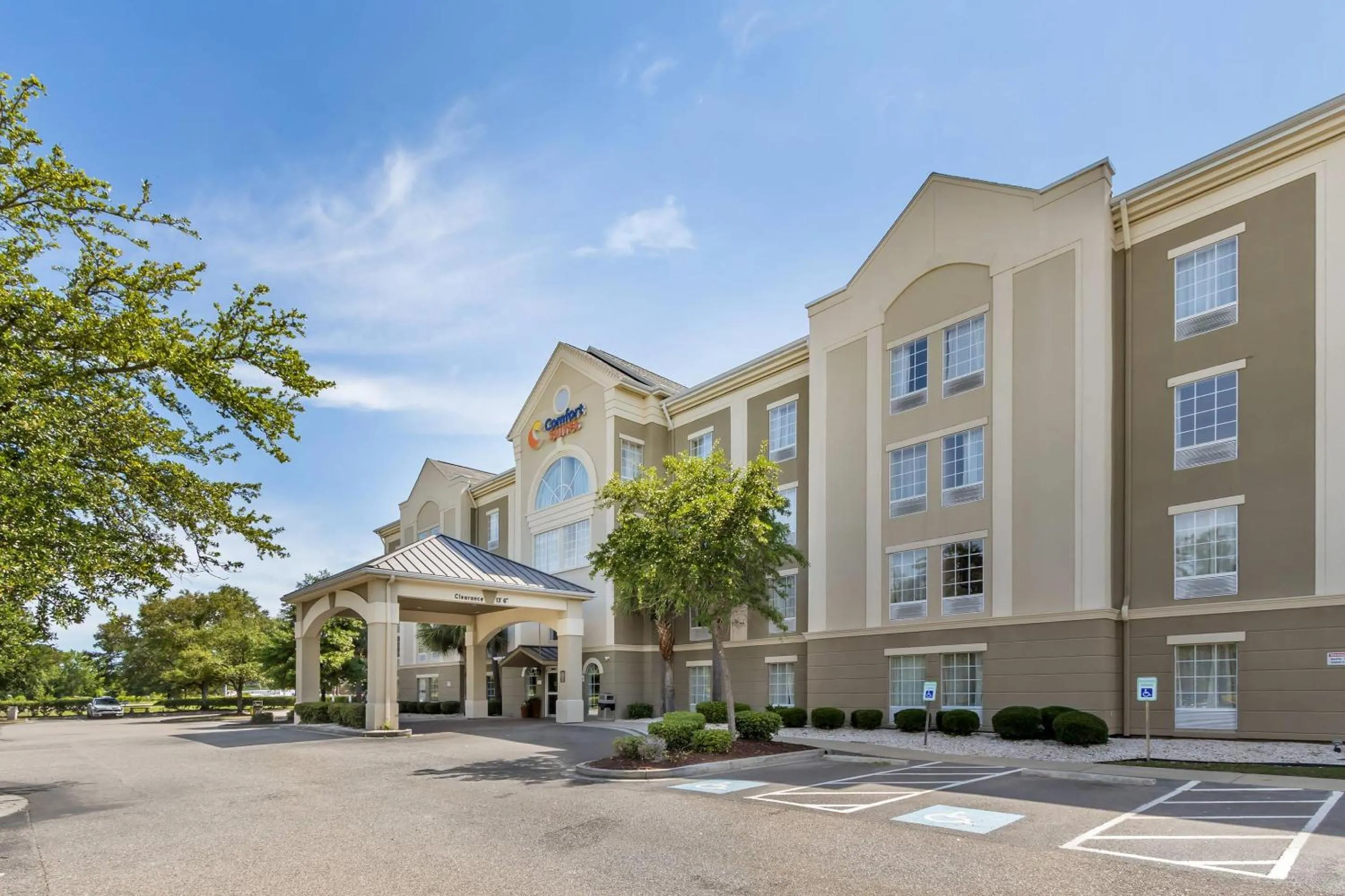 Property building in Comfort Suites Myrtle Beach Central