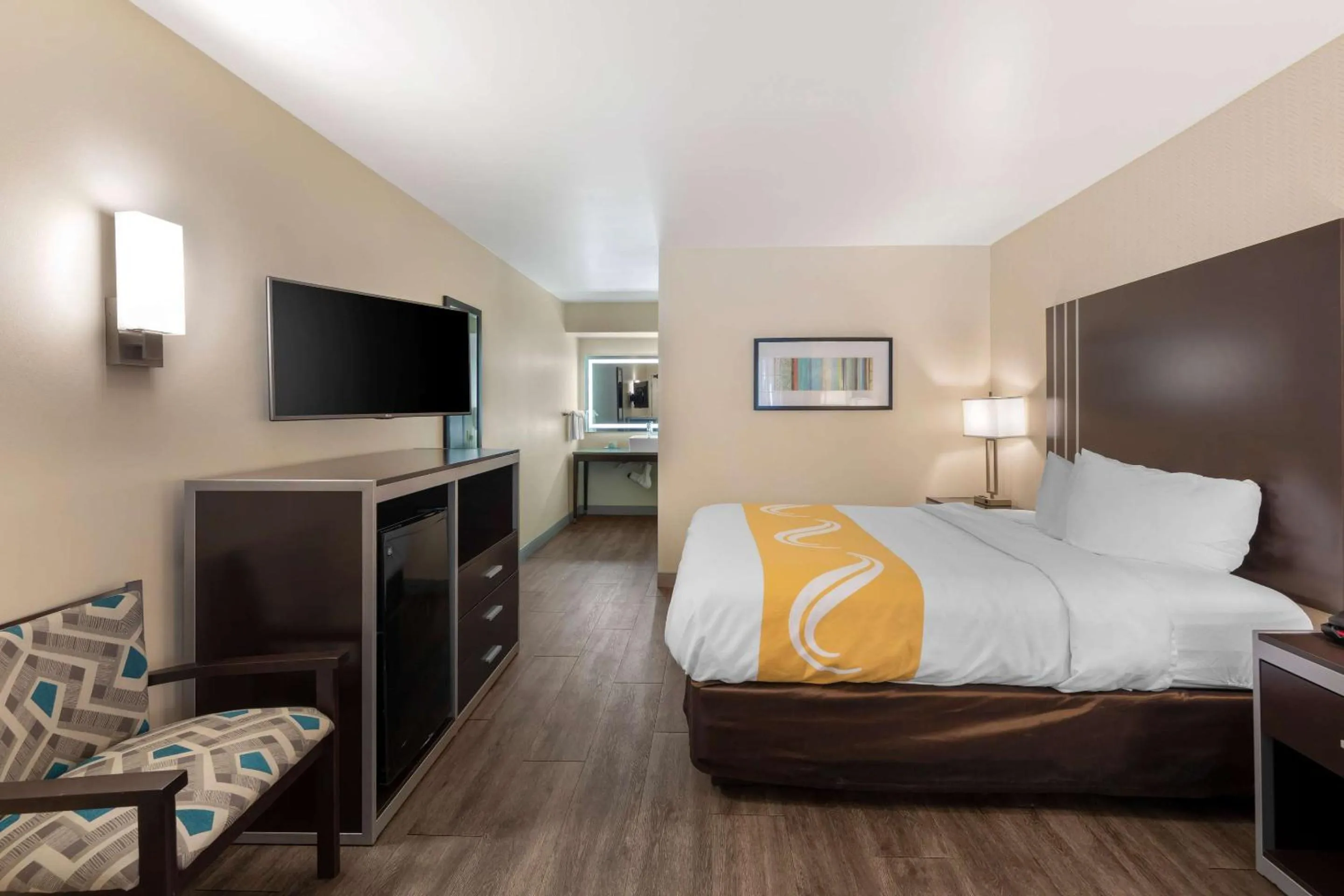 Bedroom, Bed in Quality Inn & Suites Camarillo-Oxnard