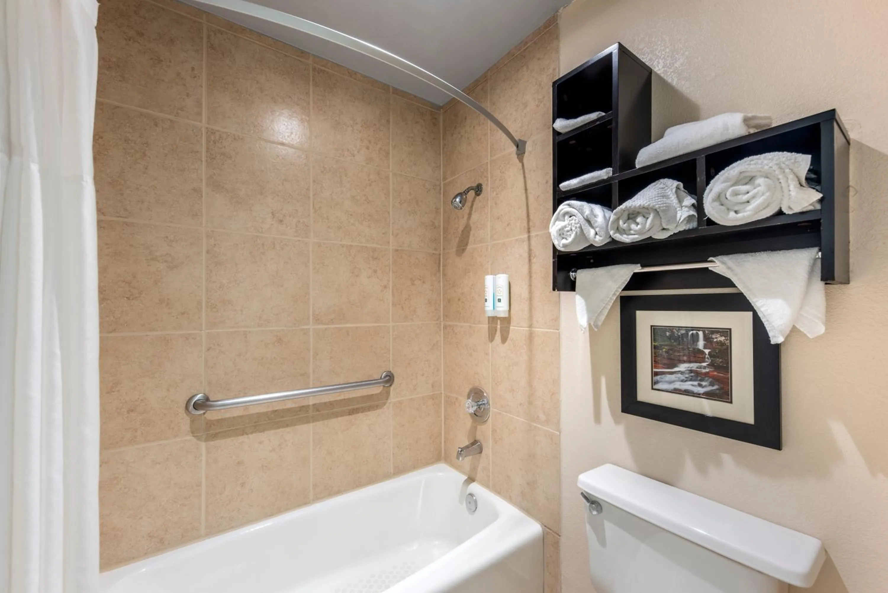 Bathroom in Quality Inn Near Lake Marble Falls