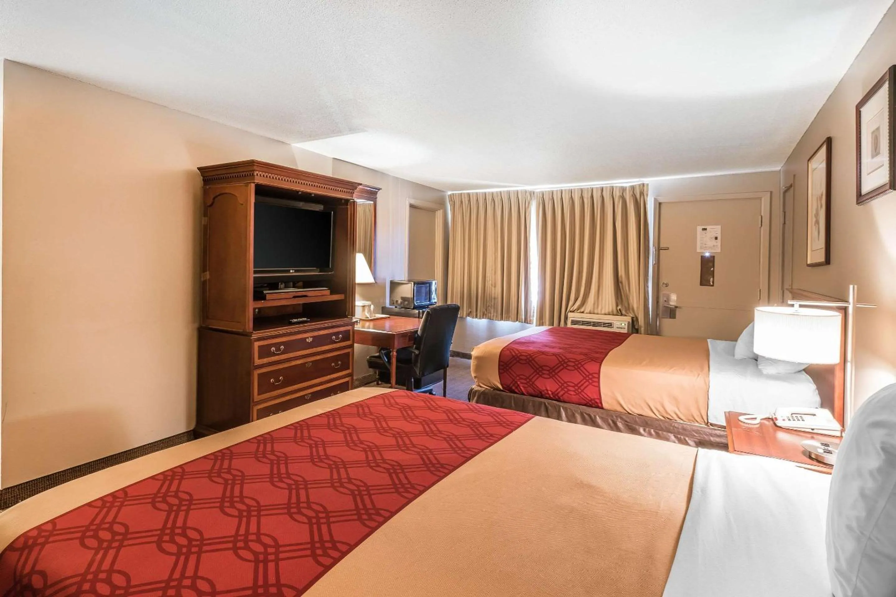 Photo of the whole room, Bed in Holiday Lodge Yakima