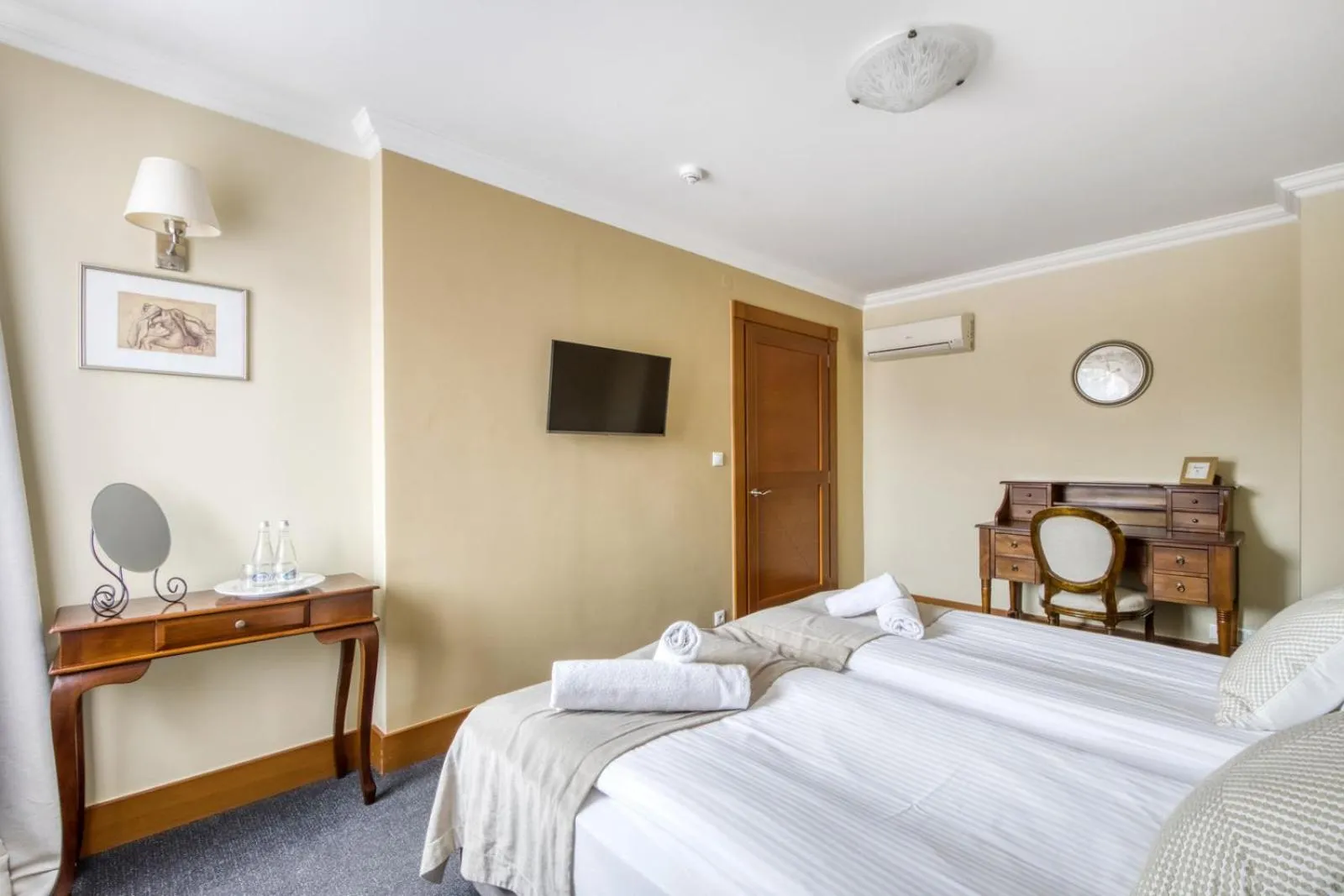 Bed in American House Baletowa