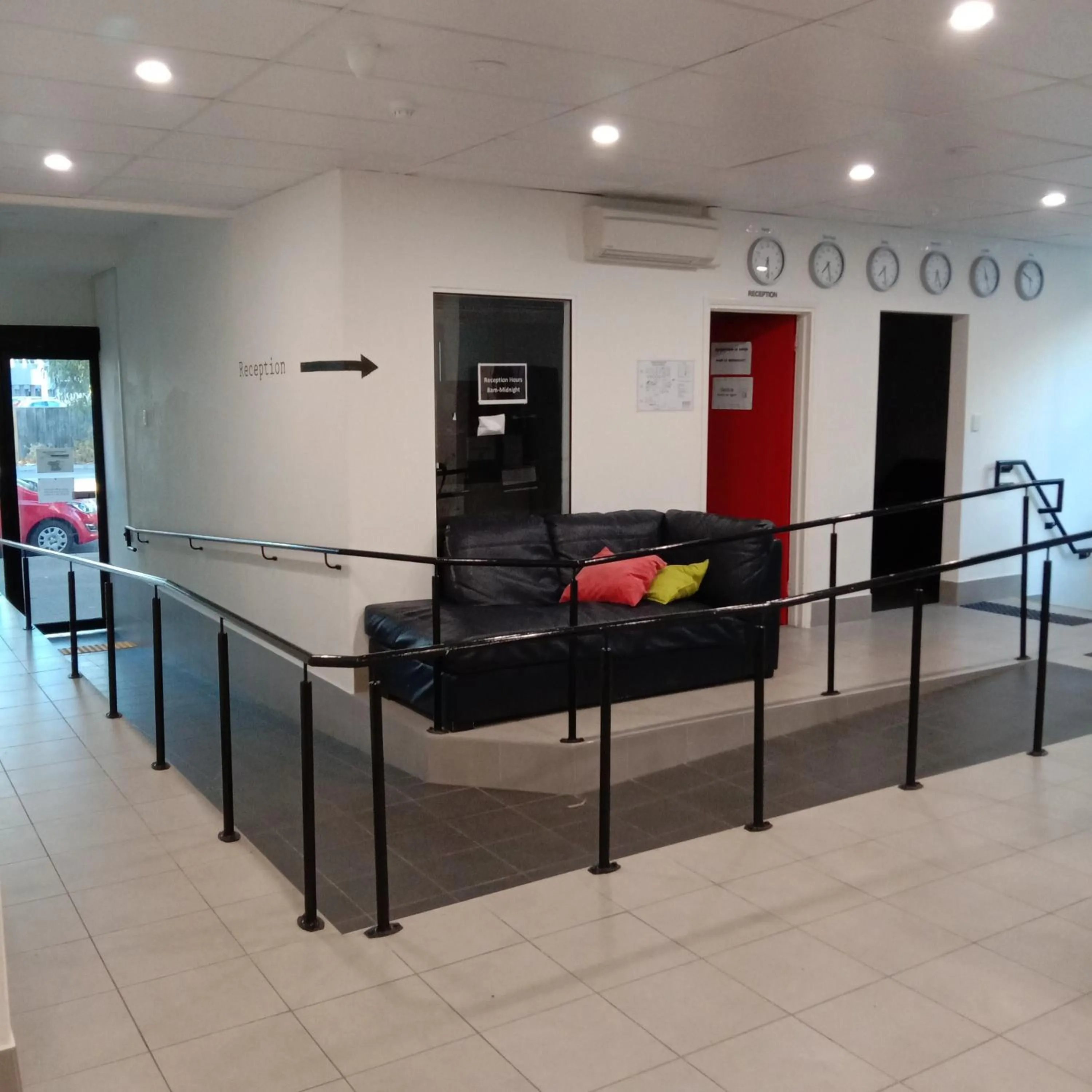 Perth City Backpackers Hostel - note - Valid passport required to check in