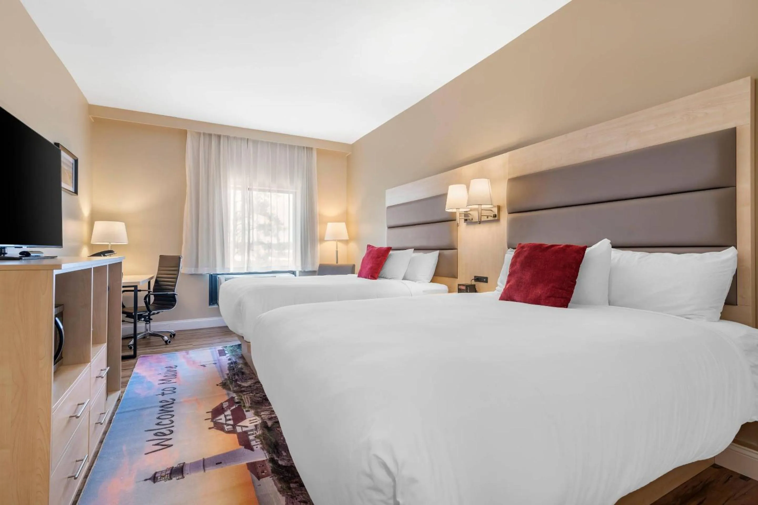 Bedroom, Bed in Casco Bay Hotel Portland Airport - Maine Mall, an Ascend Collection Hotel