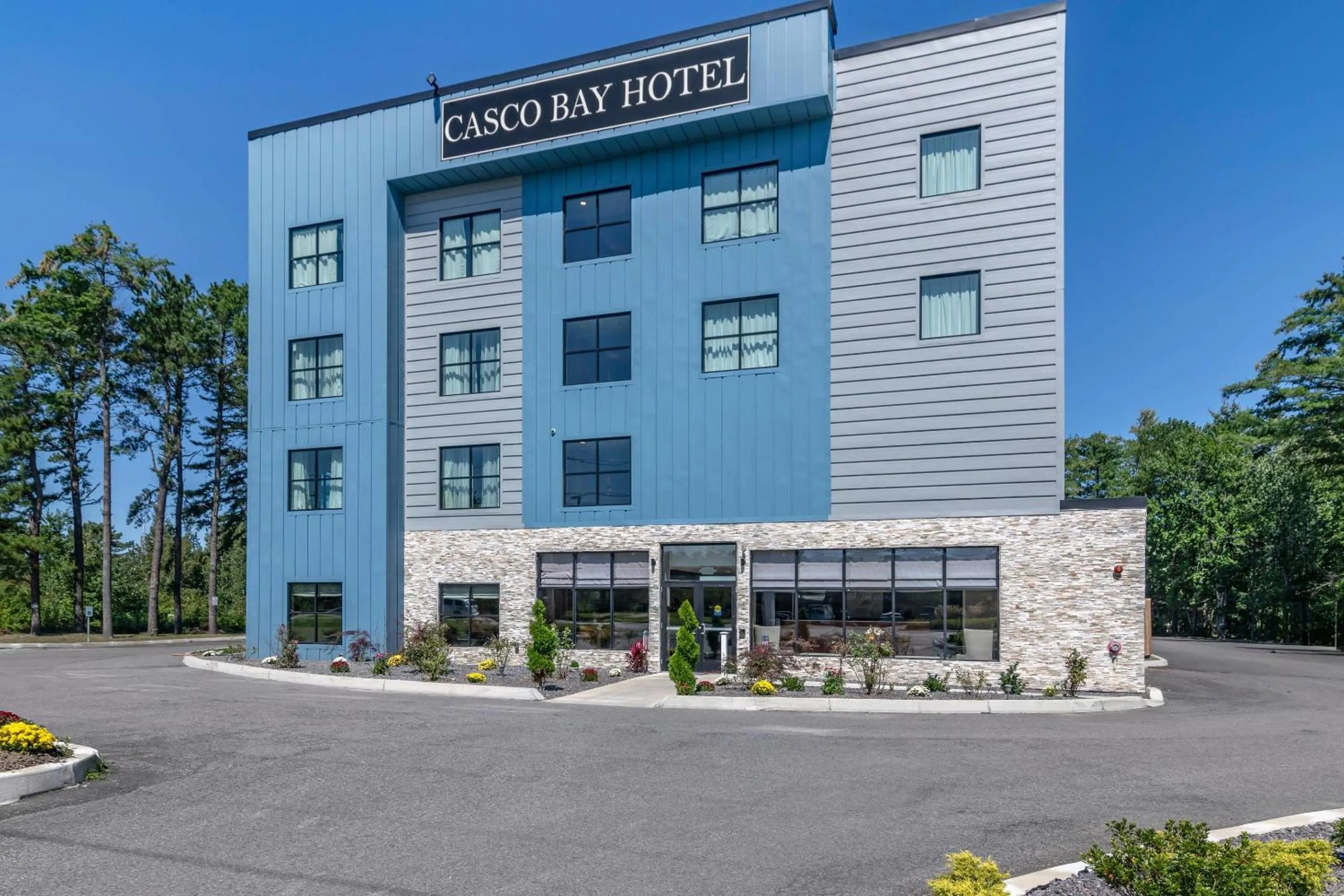 Property building in Casco Bay Hotel Portland Airport - Maine Mall, an Ascend Collection Hotel