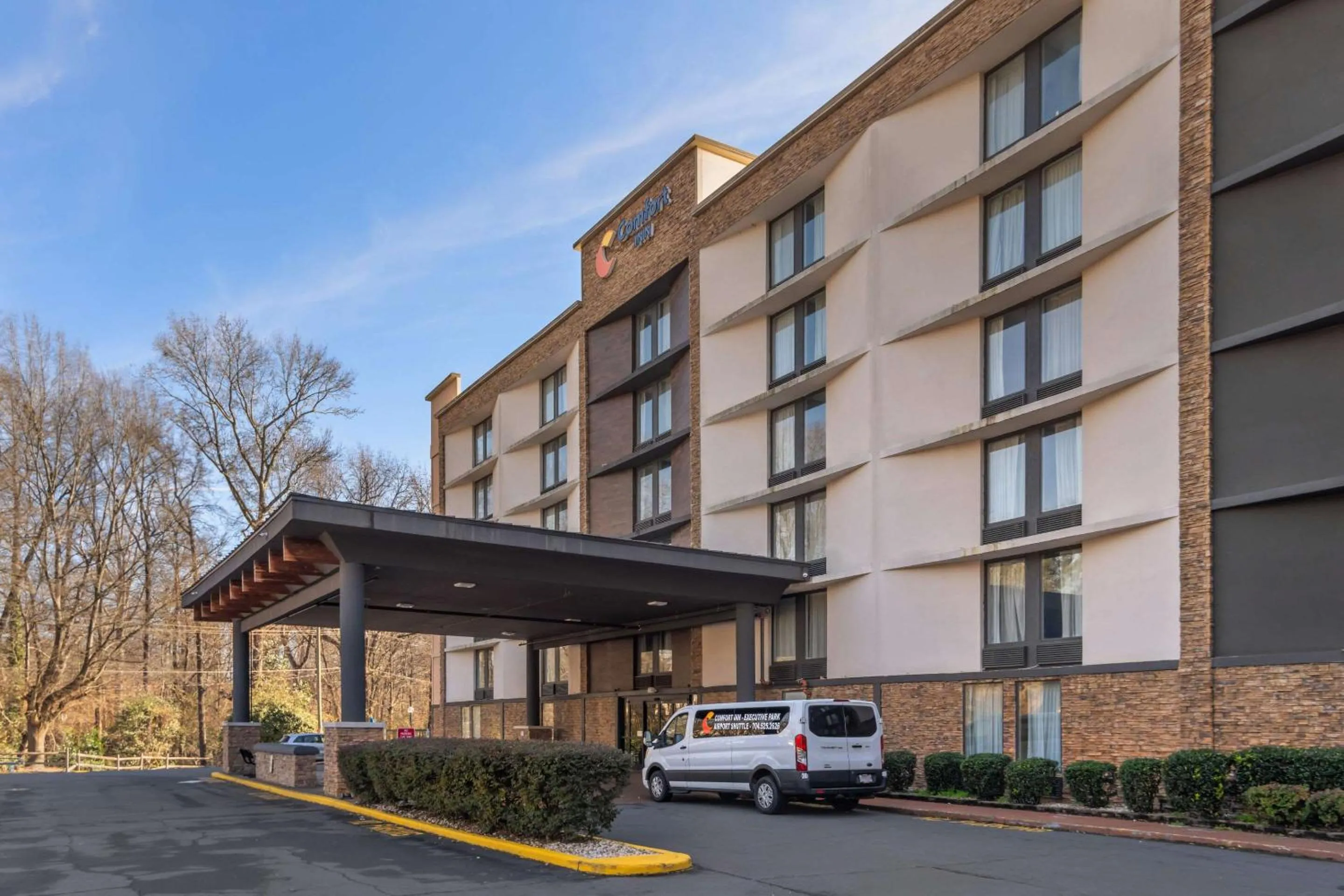 Property building in Comfort Inn Charlotte Airport Uptown